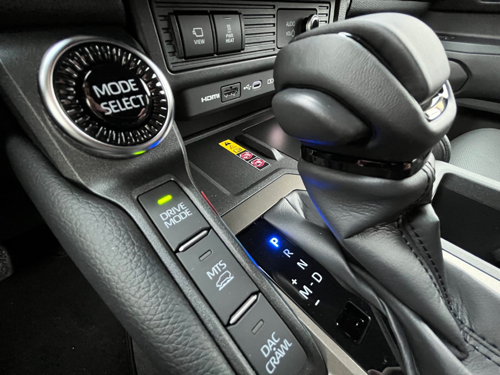 TOYOTA Land Cruiser 2.8D 48V Style-image-12