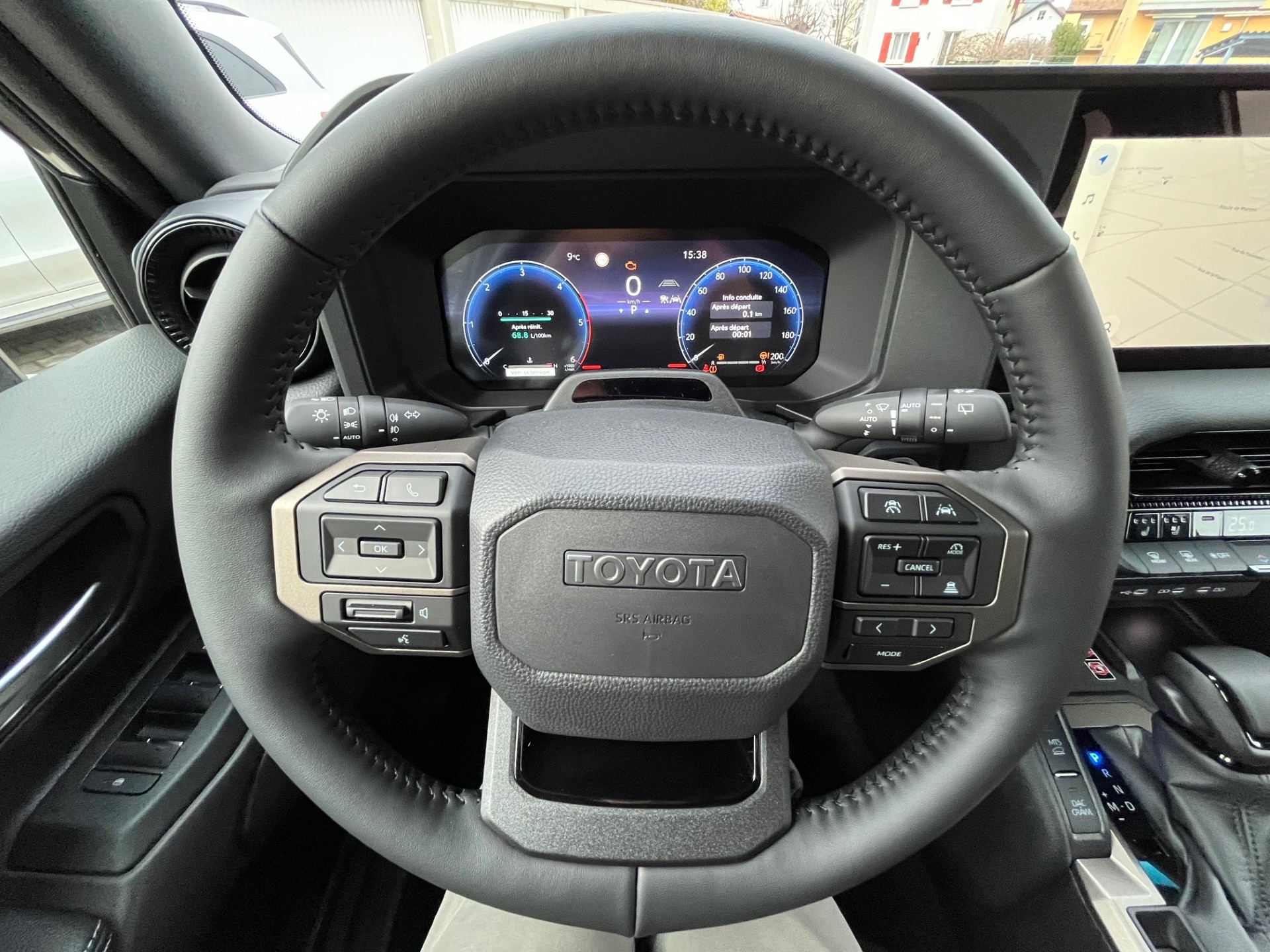 TOYOTA Land Cruiser 2.8D 48V Style-image-11