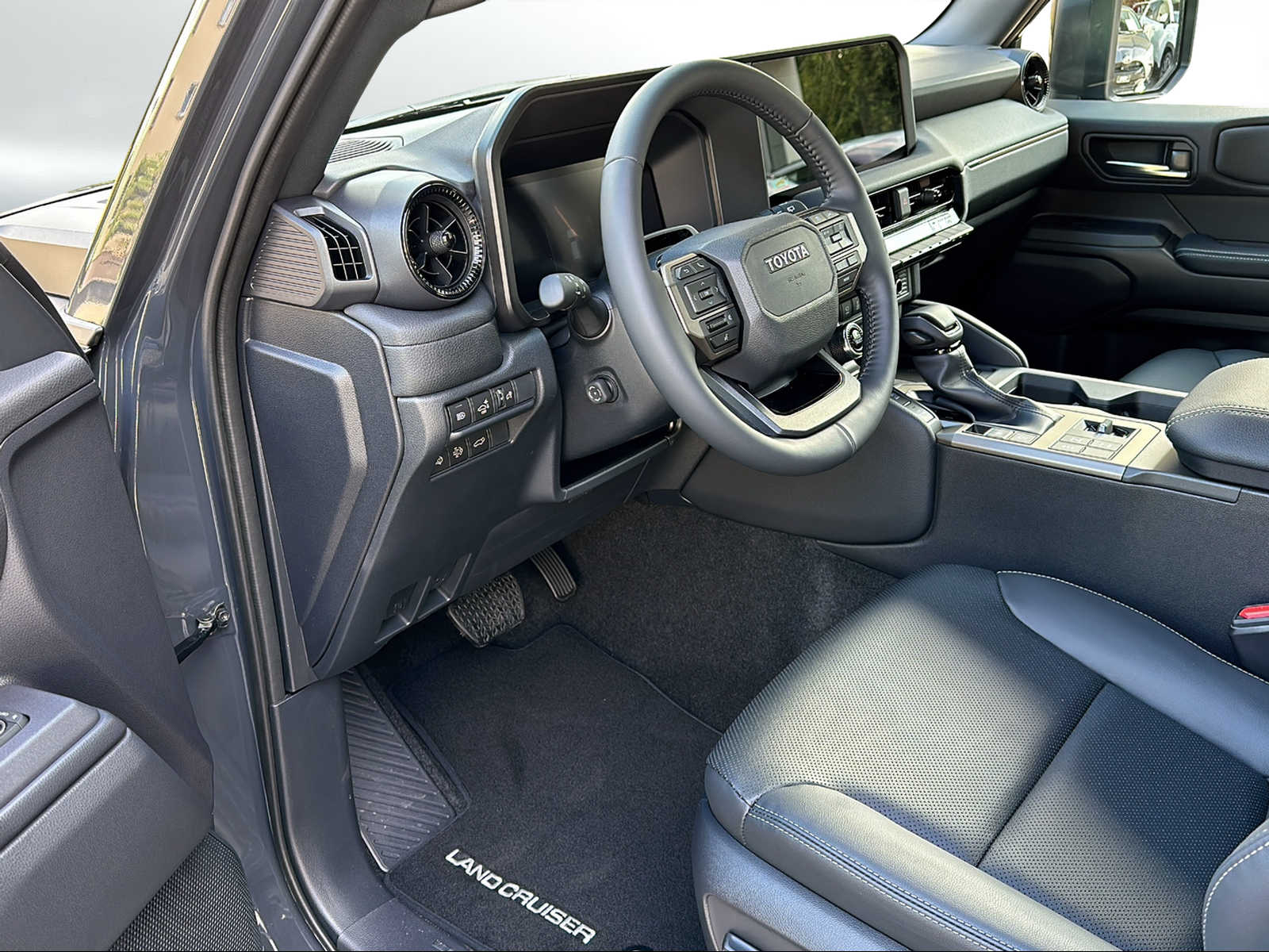 TOYOTA Land Cruiser 2.8D 48V Style-image-5