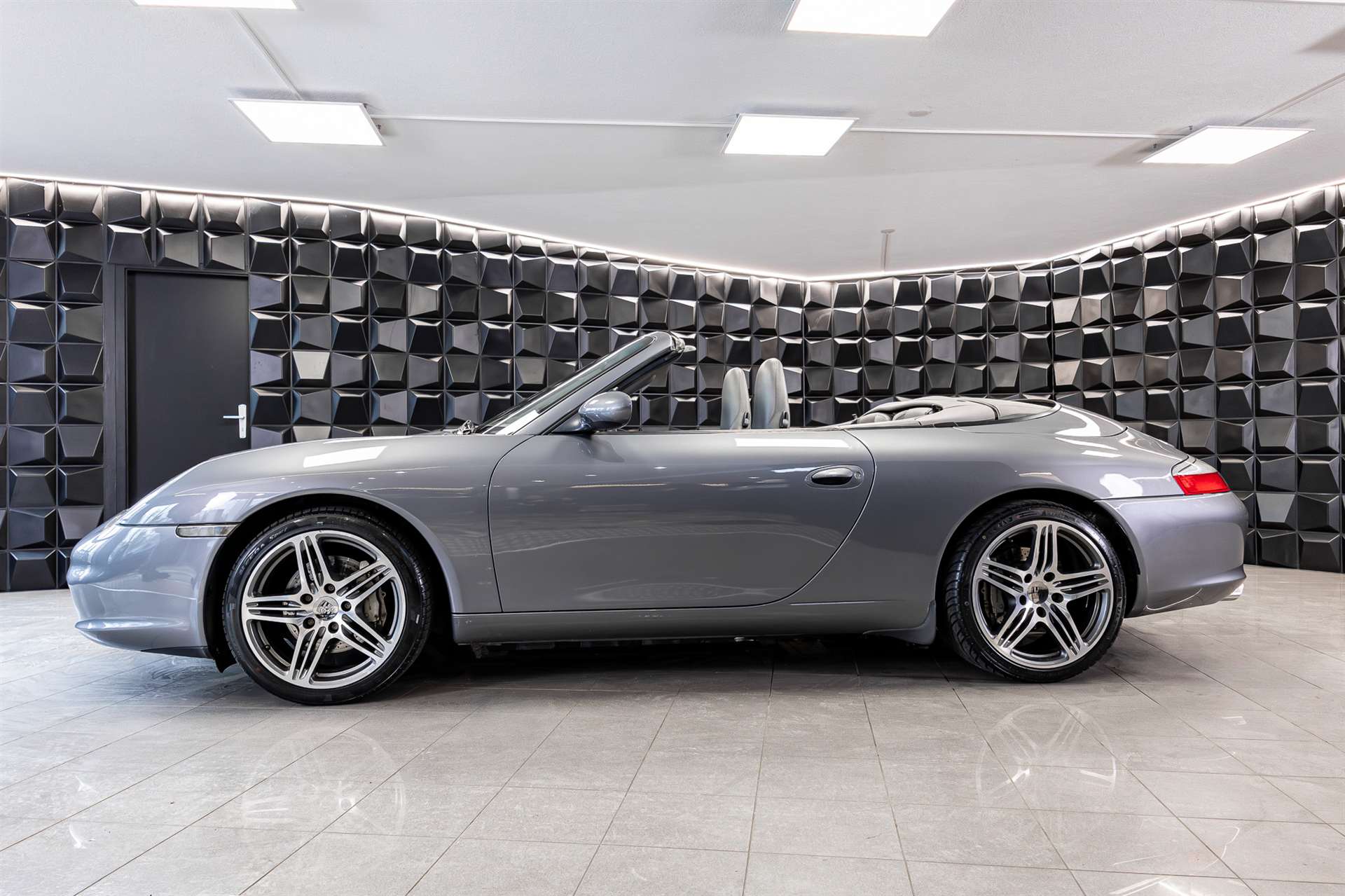 PORSCHE 911 Carrera 4 Cabrio / Hardtop!-showroom-element-1
