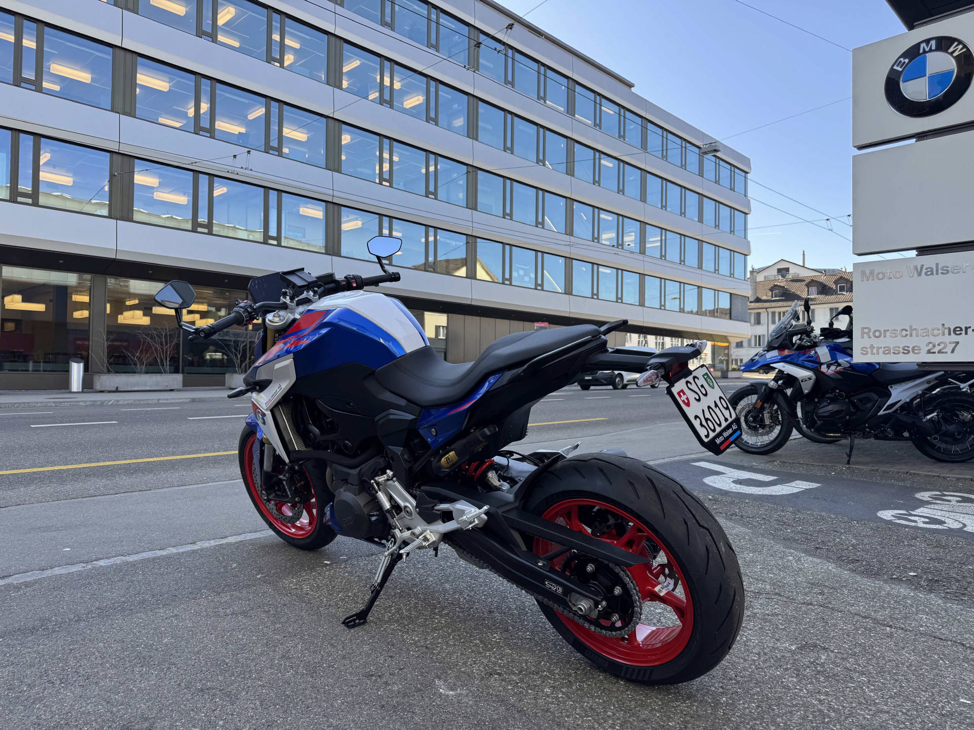 BMW F 900 R A2-image-2