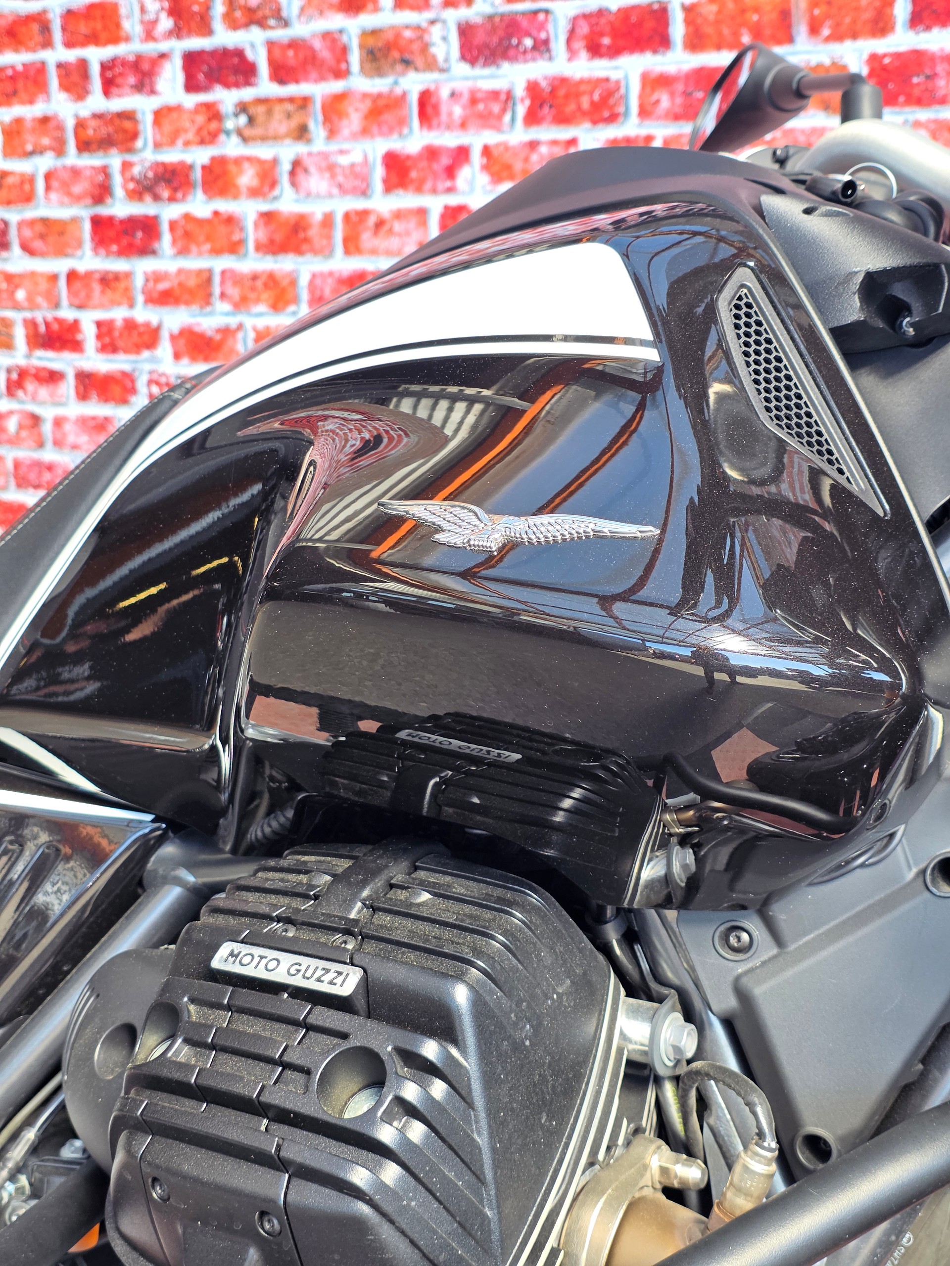 MOTO GUZZI V85 TT Guardia d'Onore-image-5