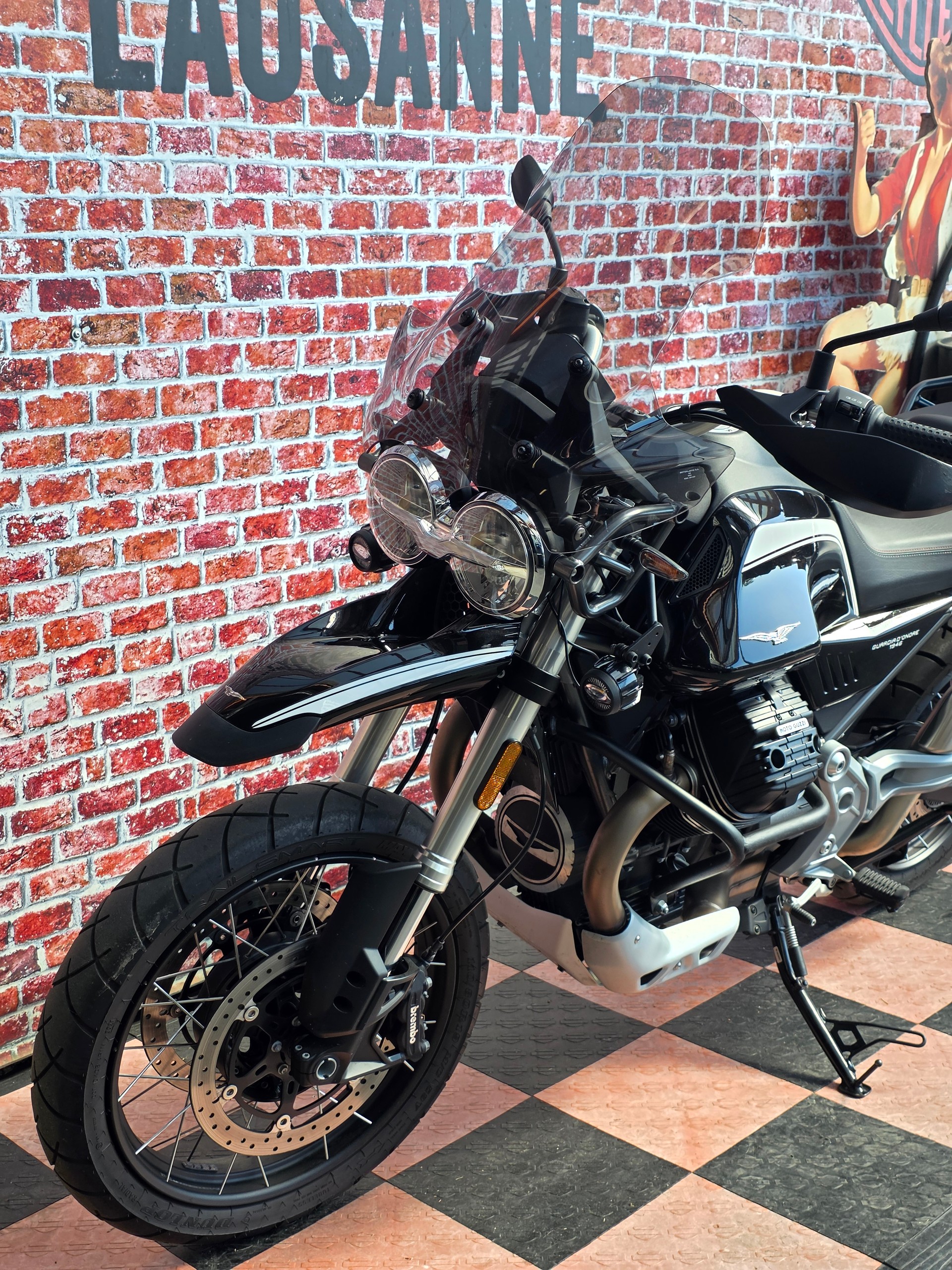 MOTO GUZZI V85 TT Guardia d'Onore-image-7
