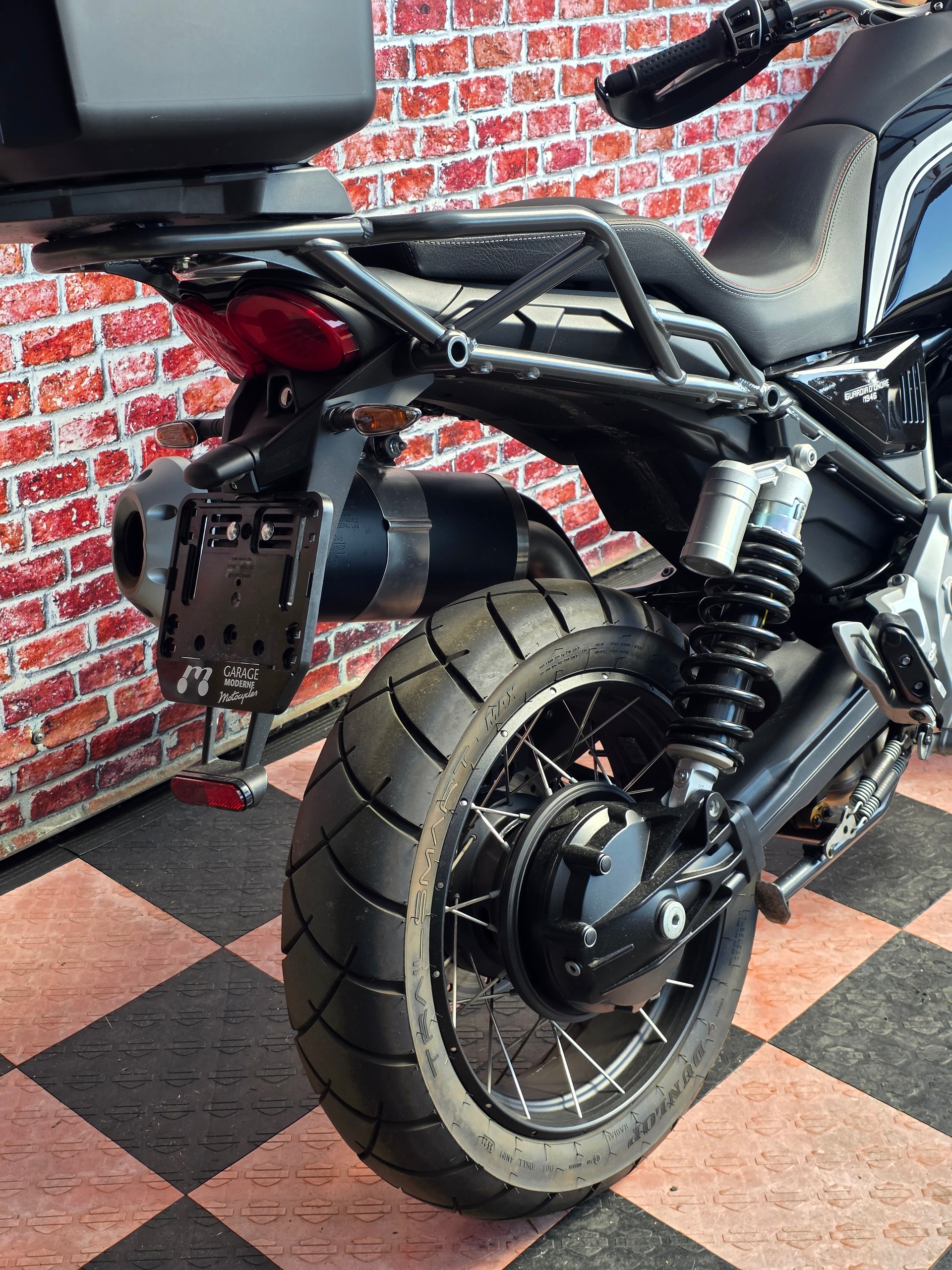 MOTO GUZZI V85 TT Guardia d'Onore-image-11
