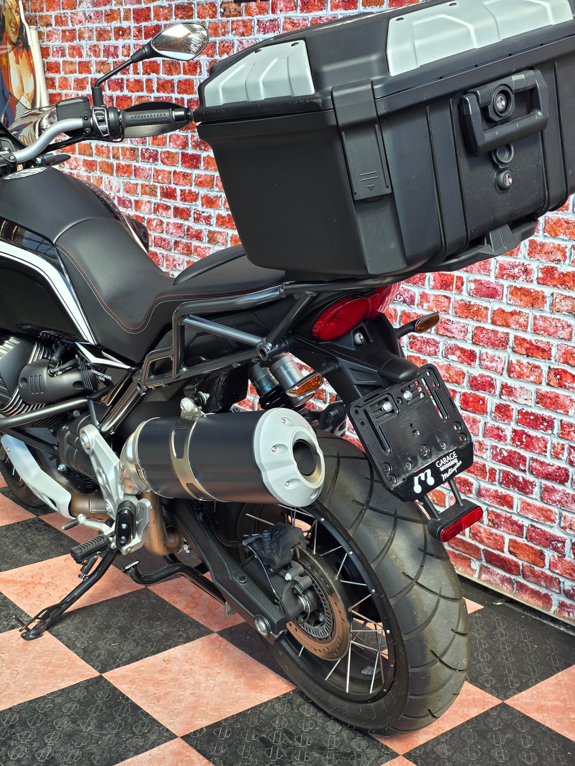 MOTO GUZZI V85 TT Guardia d'Onore-image-9