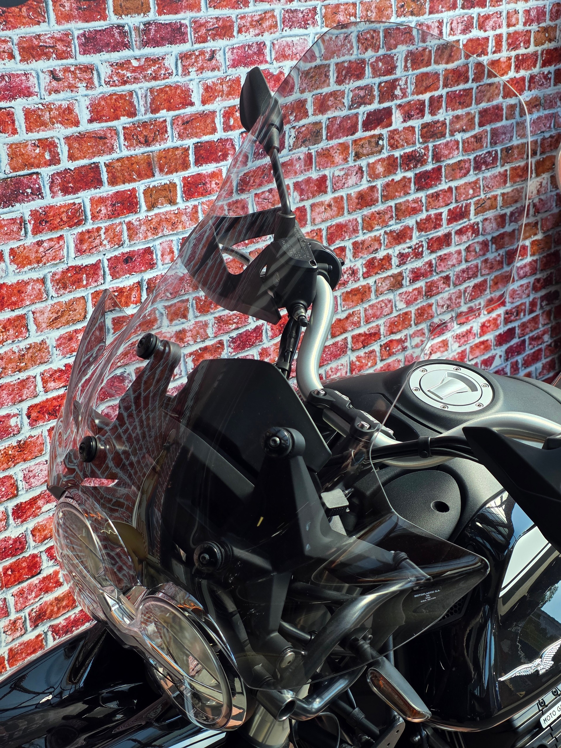 MOTO GUZZI V85 TT Guardia d'Onore-image-8