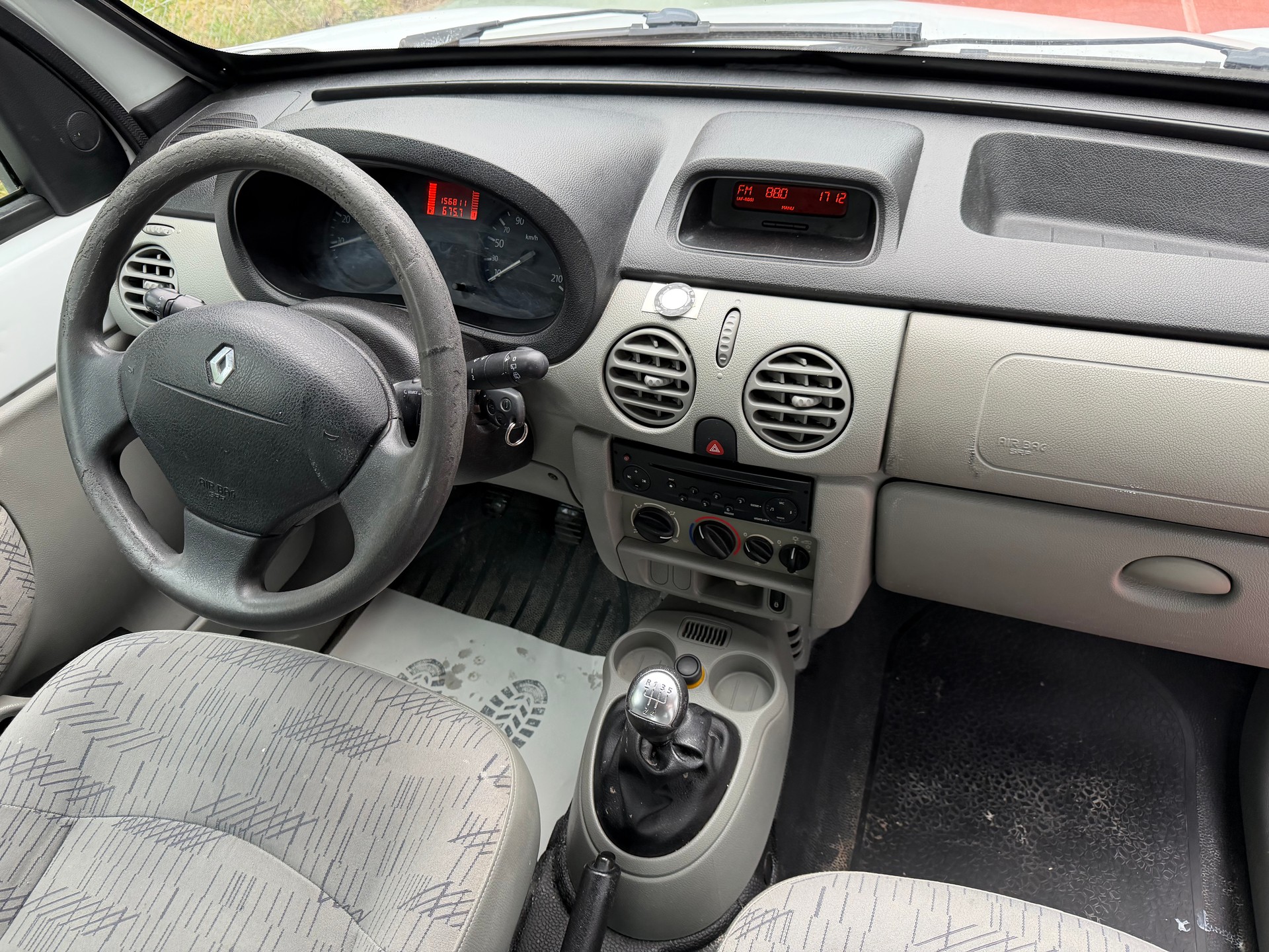 RENAULT Kangoo 1.5 dCi-image-7