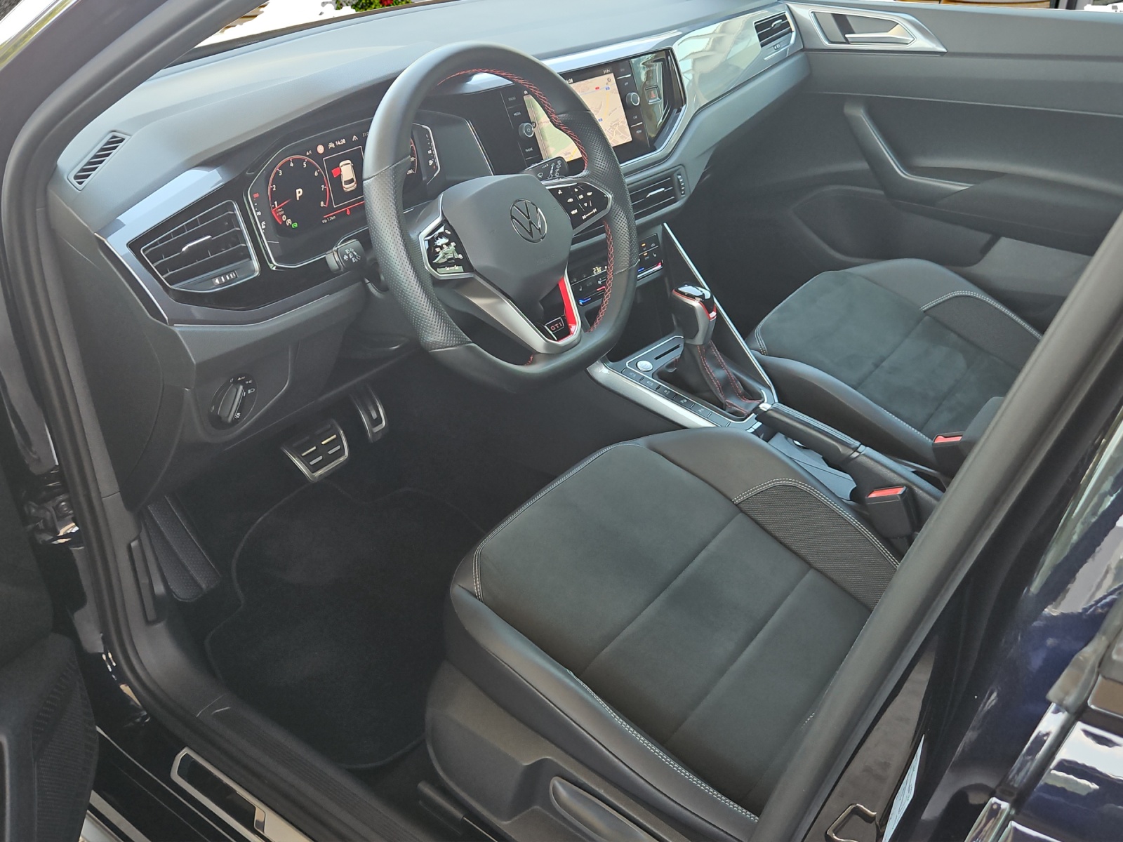 VW Polo 2.0 TSI GTI DSG-image-10