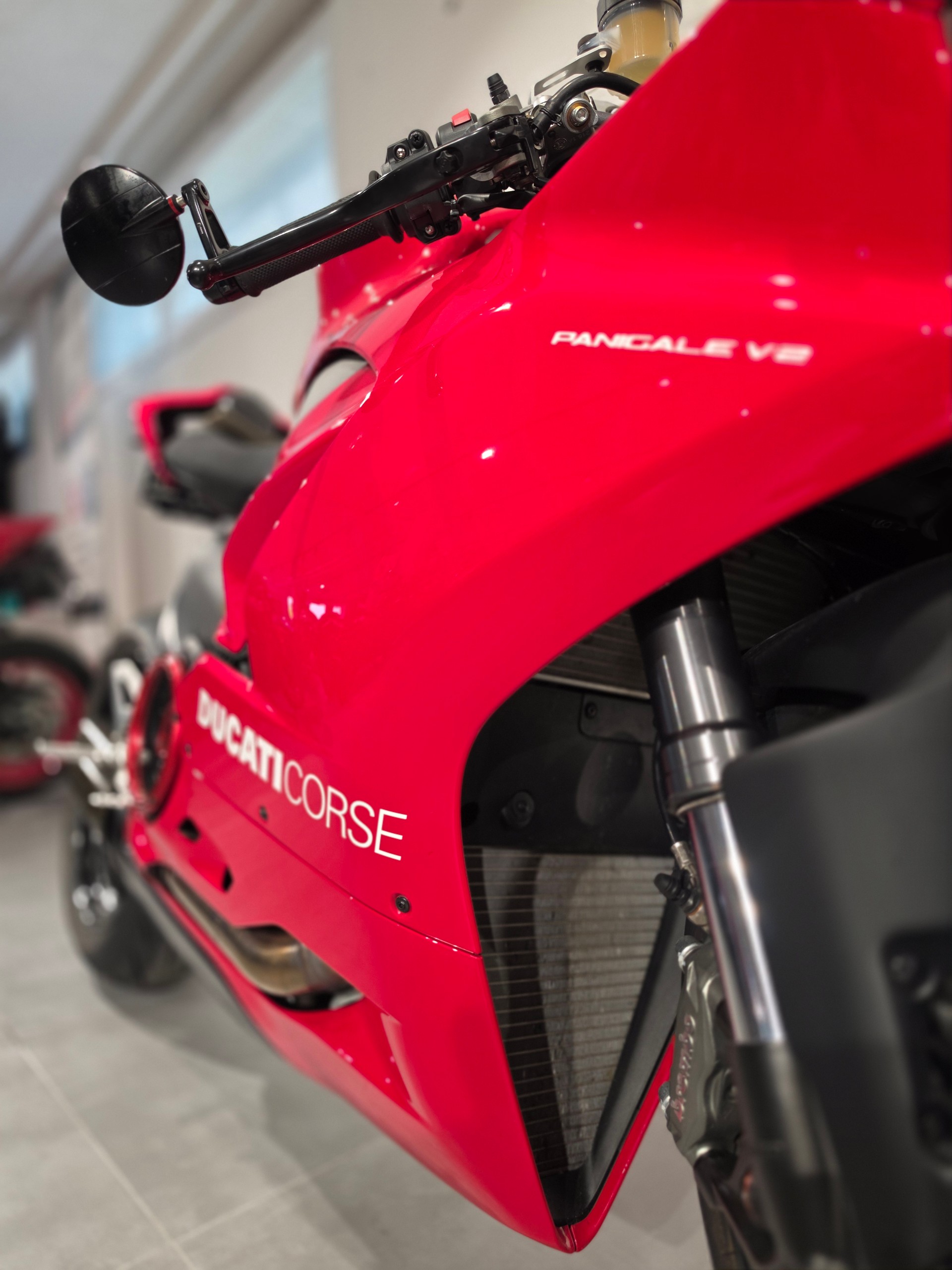 DUCATI Panigale V2-image-4