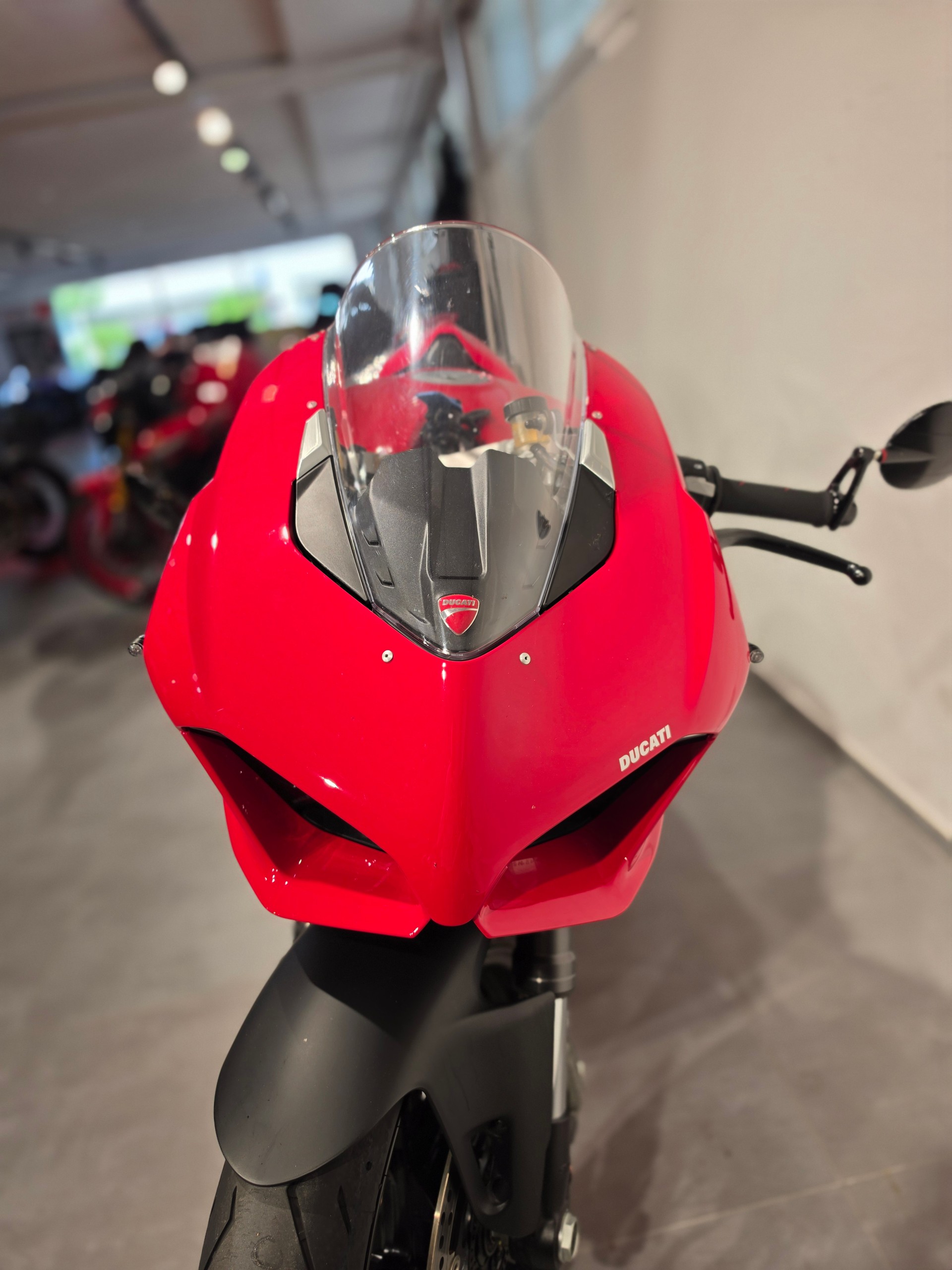 DUCATI Panigale V2-showroom-element-3