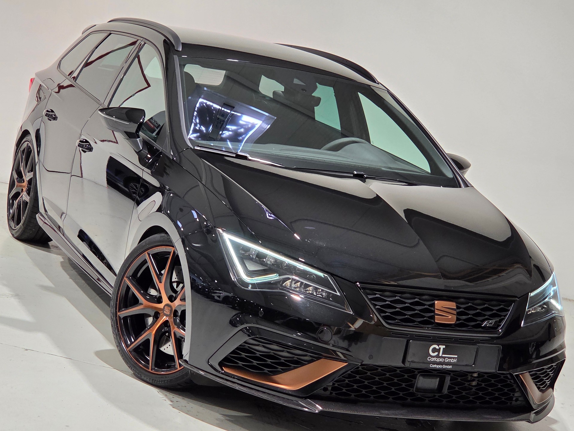 SEAT Leon ST 2.0 TSI Cupra R 300 4 Drive DSG Limited Edition-image-19