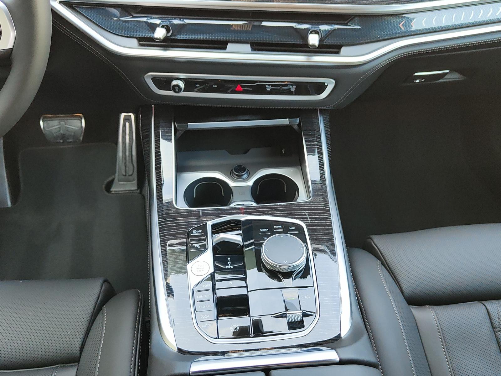 BMW X7 40d xDrive-image-12