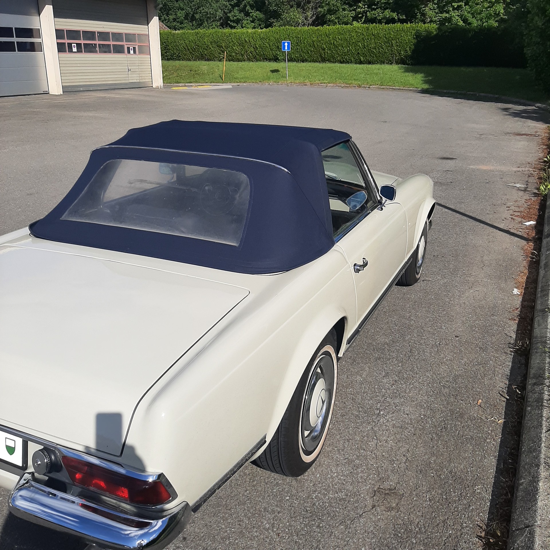 MERCEDES-BENZ W113
