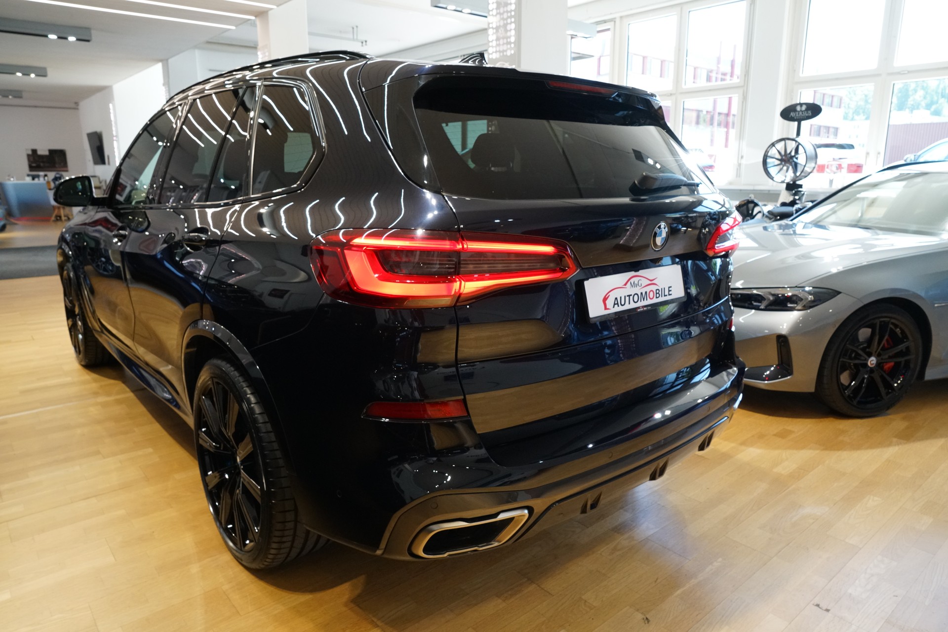 BMW X5 xDrive M50i Steptronic-image-4