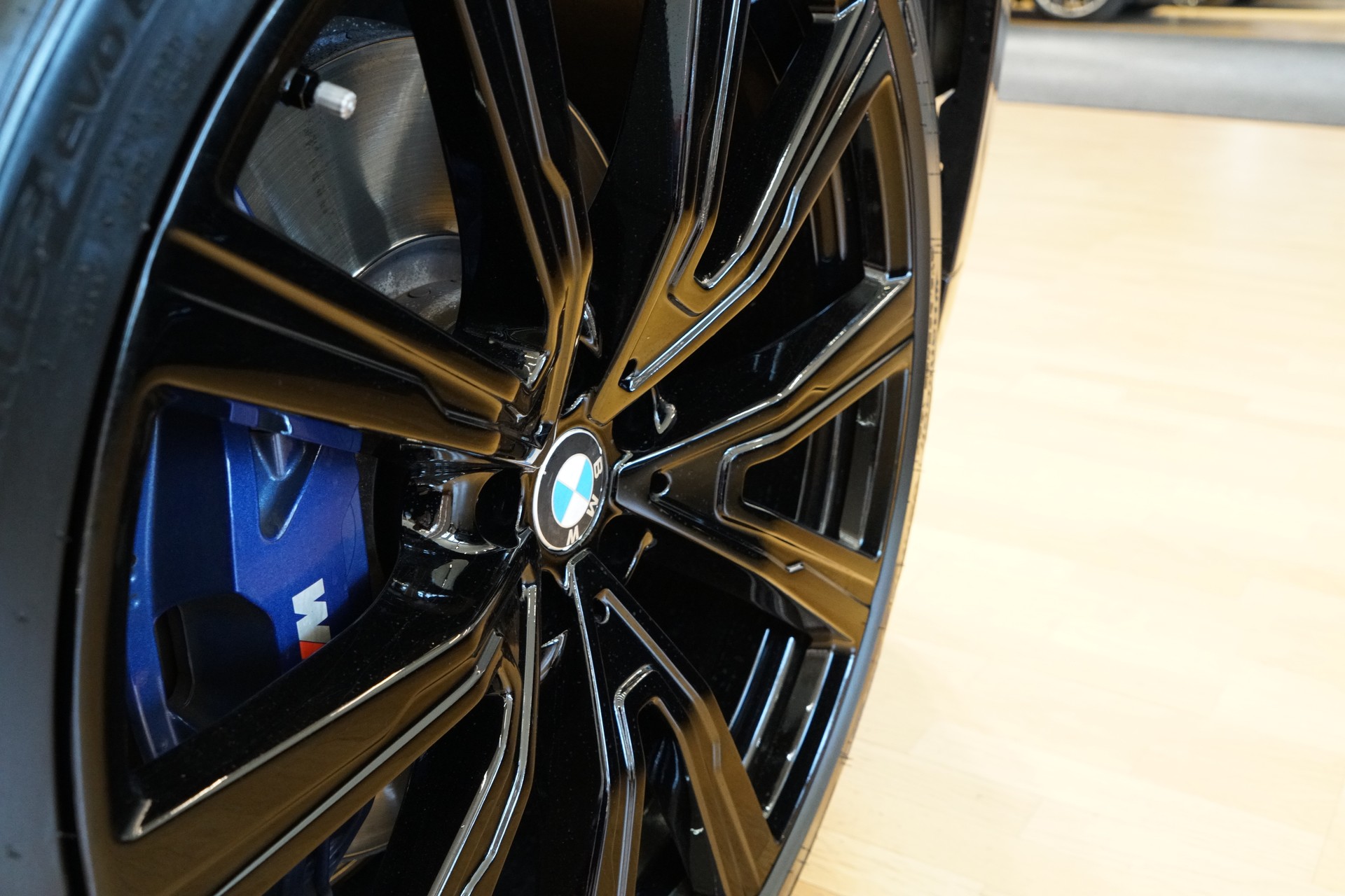 BMW X5 xDrive M50i Steptronic-showroom-element-3