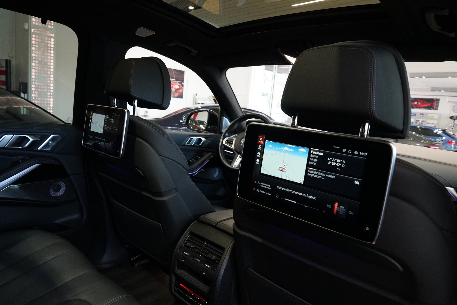 BMW X5 xDrive M50i Steptronic-image-24