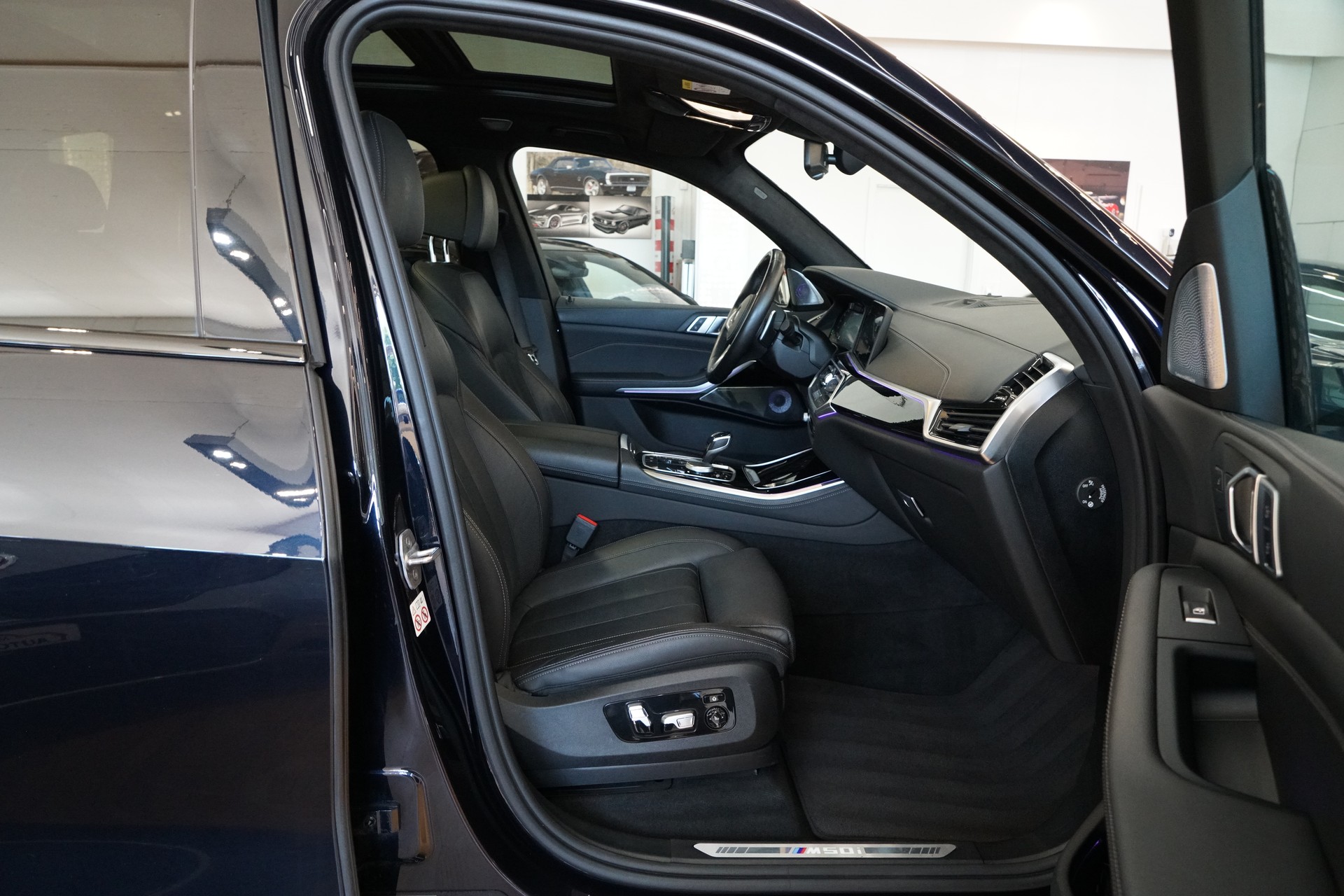 BMW X5 xDrive M50i Steptronic-image-28
