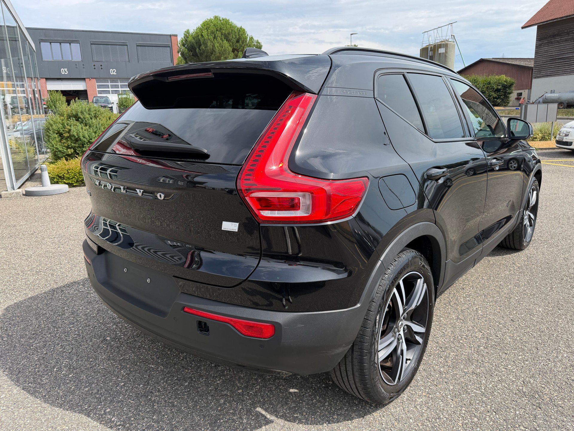 VOLVO XC40 T5 TwE R-Design DCT-image-2