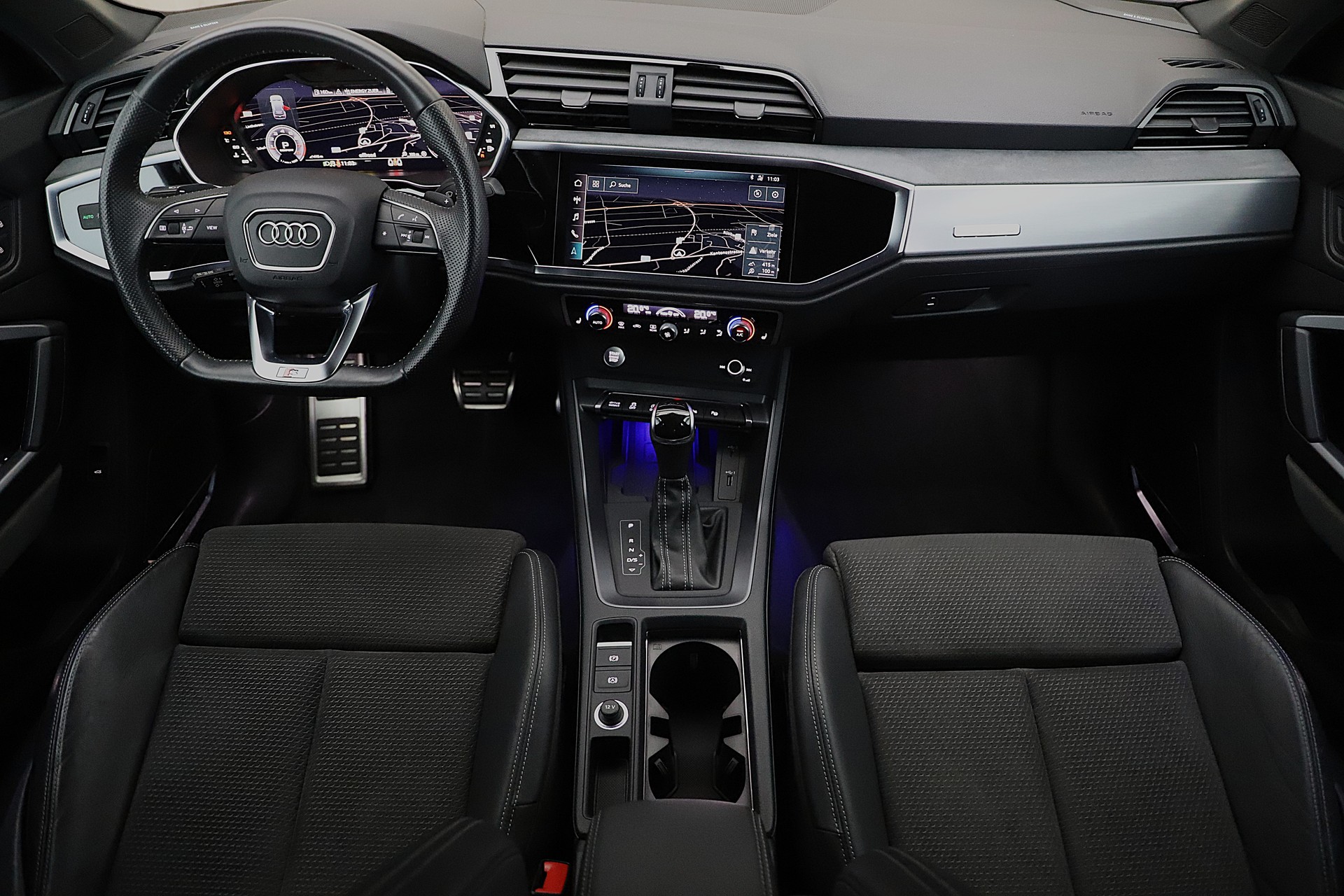 AUDI Q3 45 TFSI S line quattro S-tronic-image-5