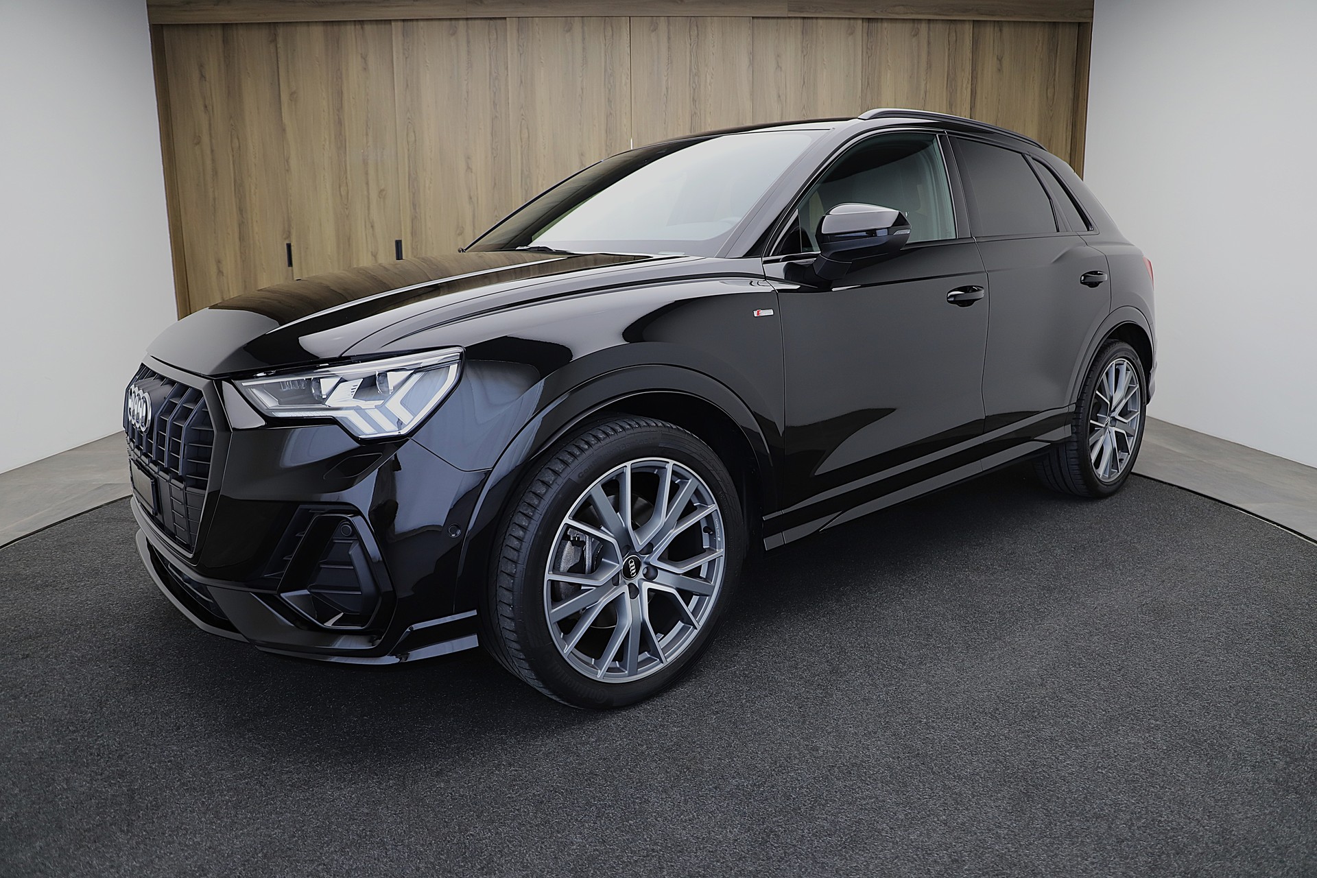 AUDI Q3 45 TFSI S line quattro S-tronic
