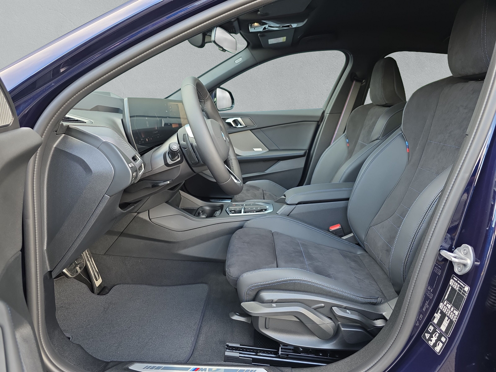 BMW 123 xDrive M Sport Pro Steptronic-image-11