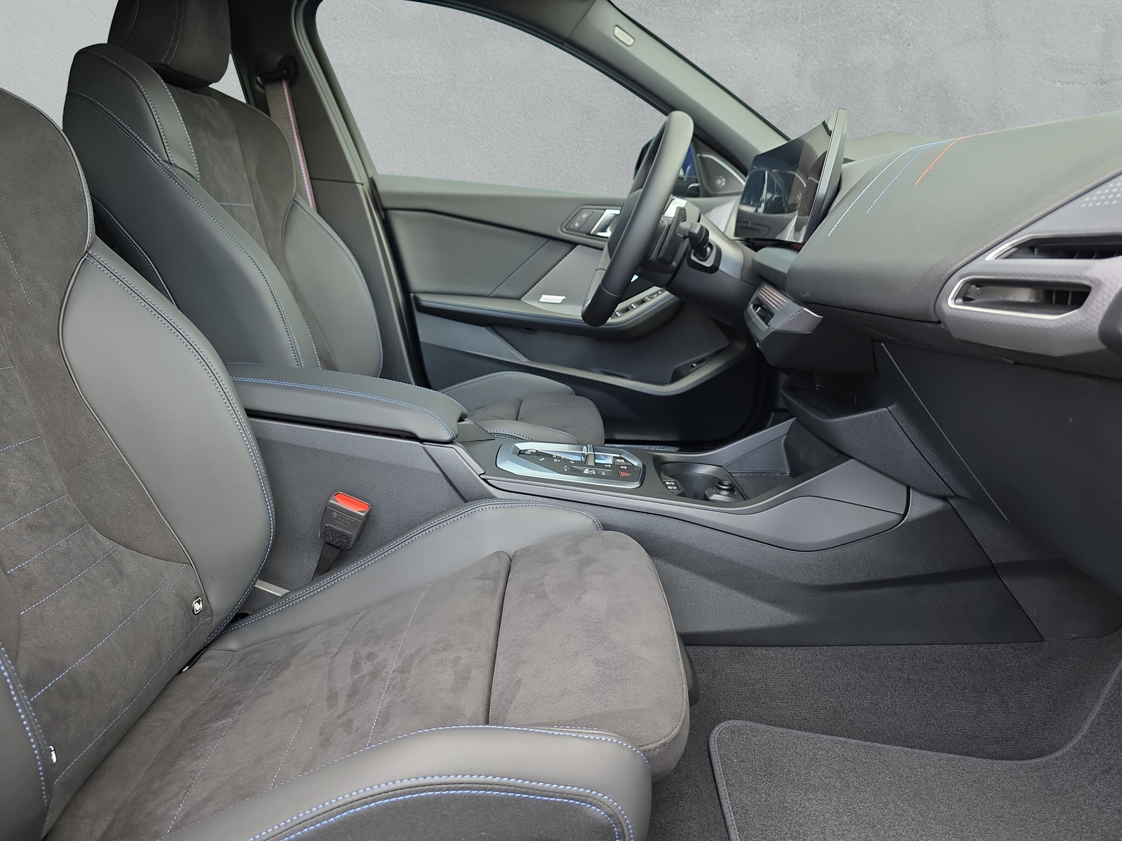 BMW 123 xDrive M Sport Pro Steptronic-image-13