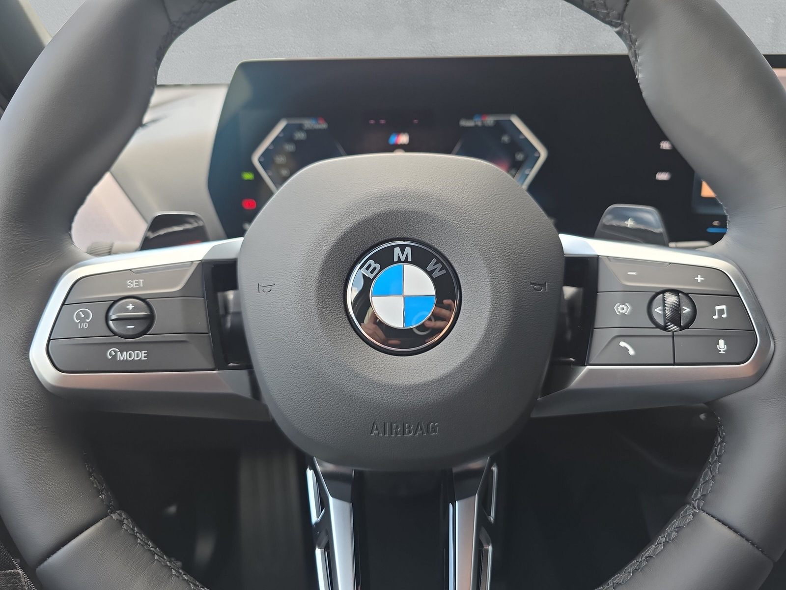 BMW 123 xDrive M Sport Pro Steptronic-image-21
