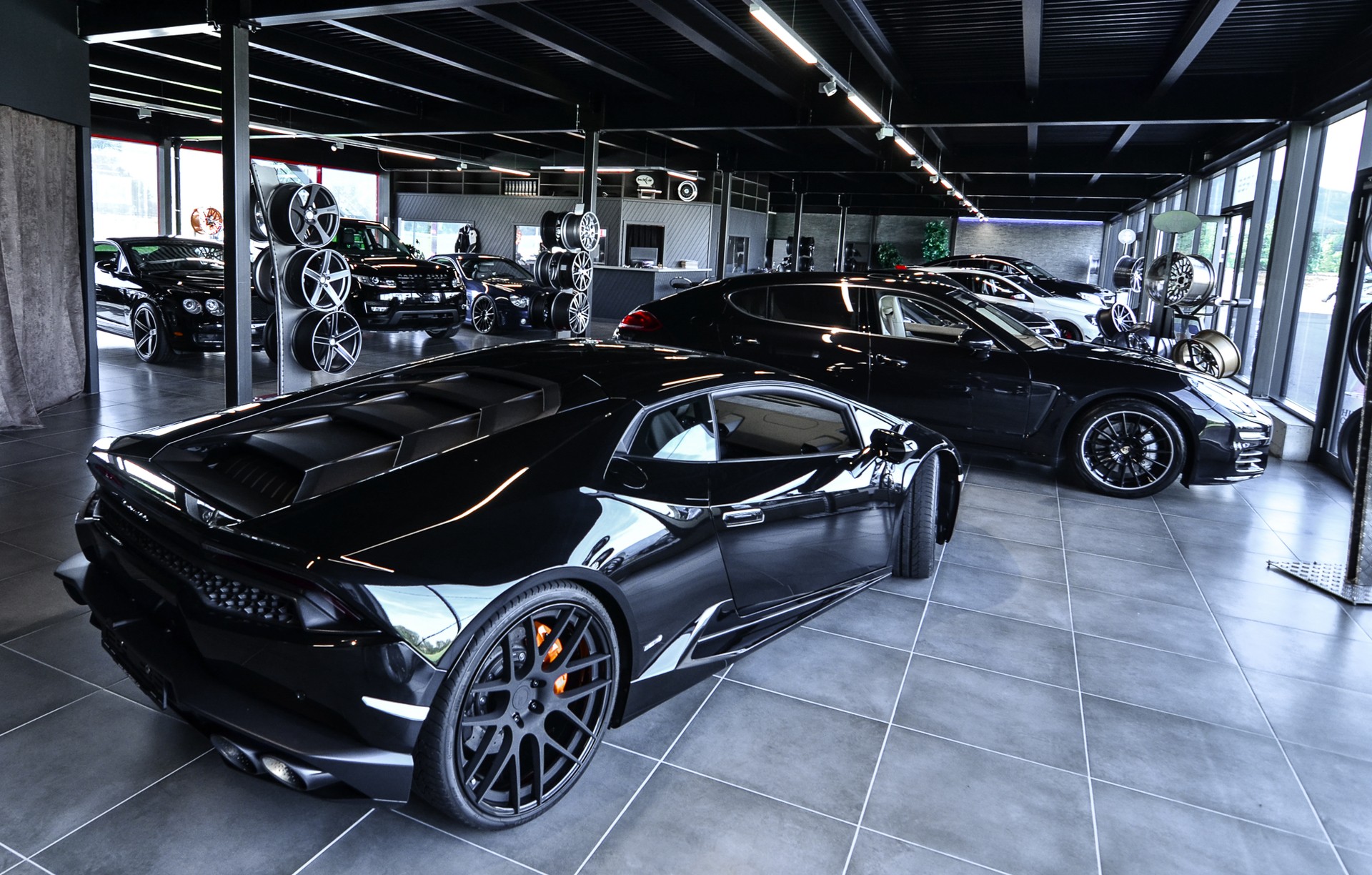 FERRARI 812 Superfast-image-24