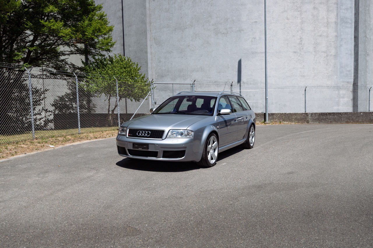 AUDI RS6 Avant quattro tiptronic-image-1