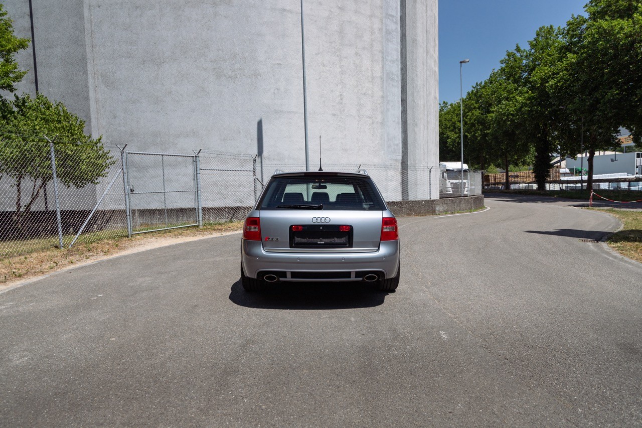 AUDI RS6 Avant quattro tiptronic-image-4