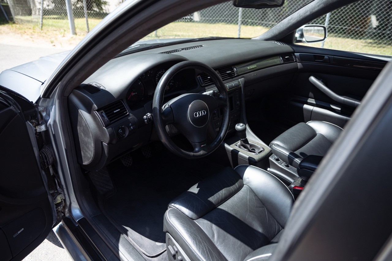 AUDI RS6 Avant quattro tiptronic-image-11