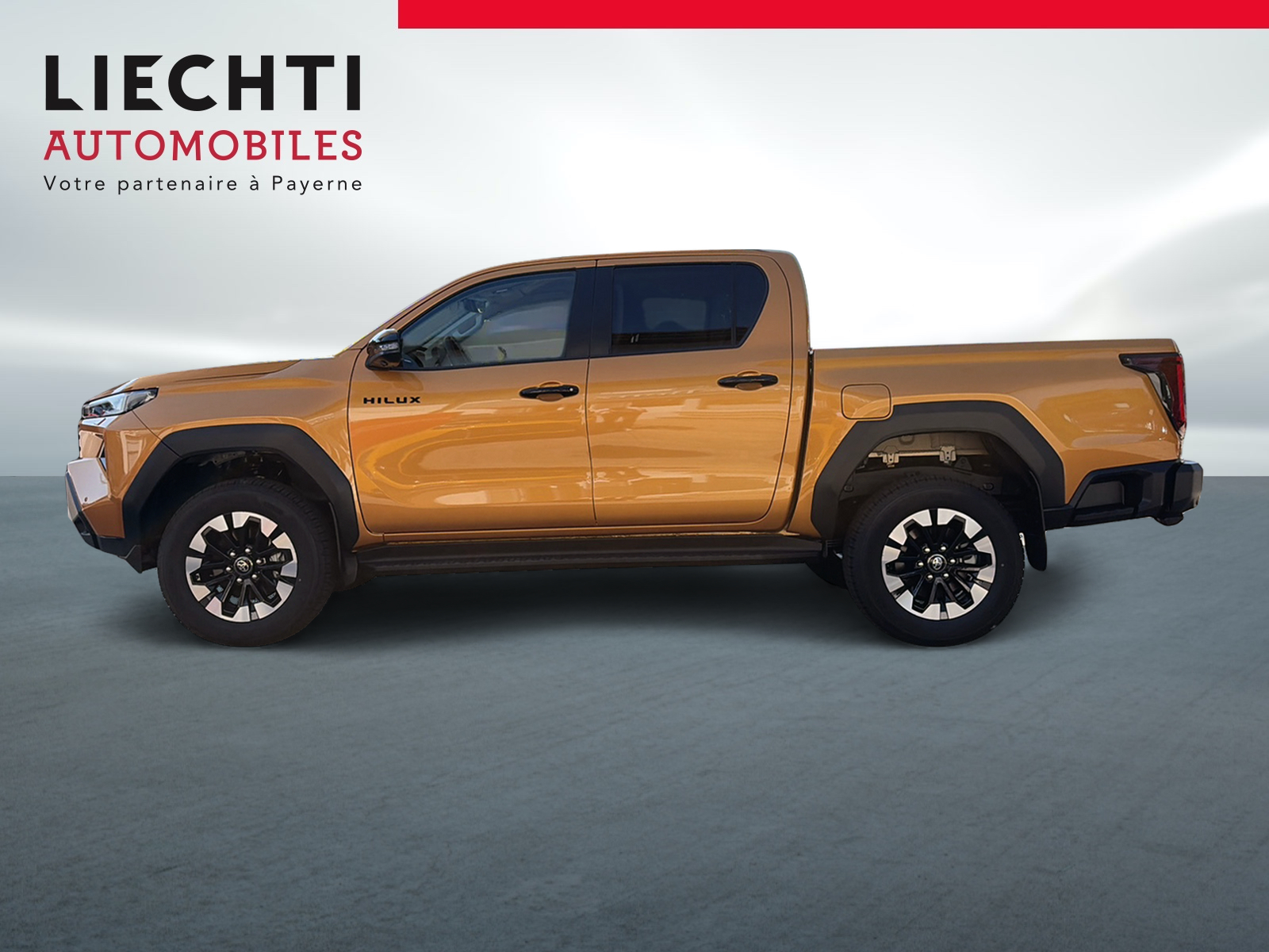 TOYOTA Hilux 2.8d MHEV Style Double Cab 4x4-showroom-element-1