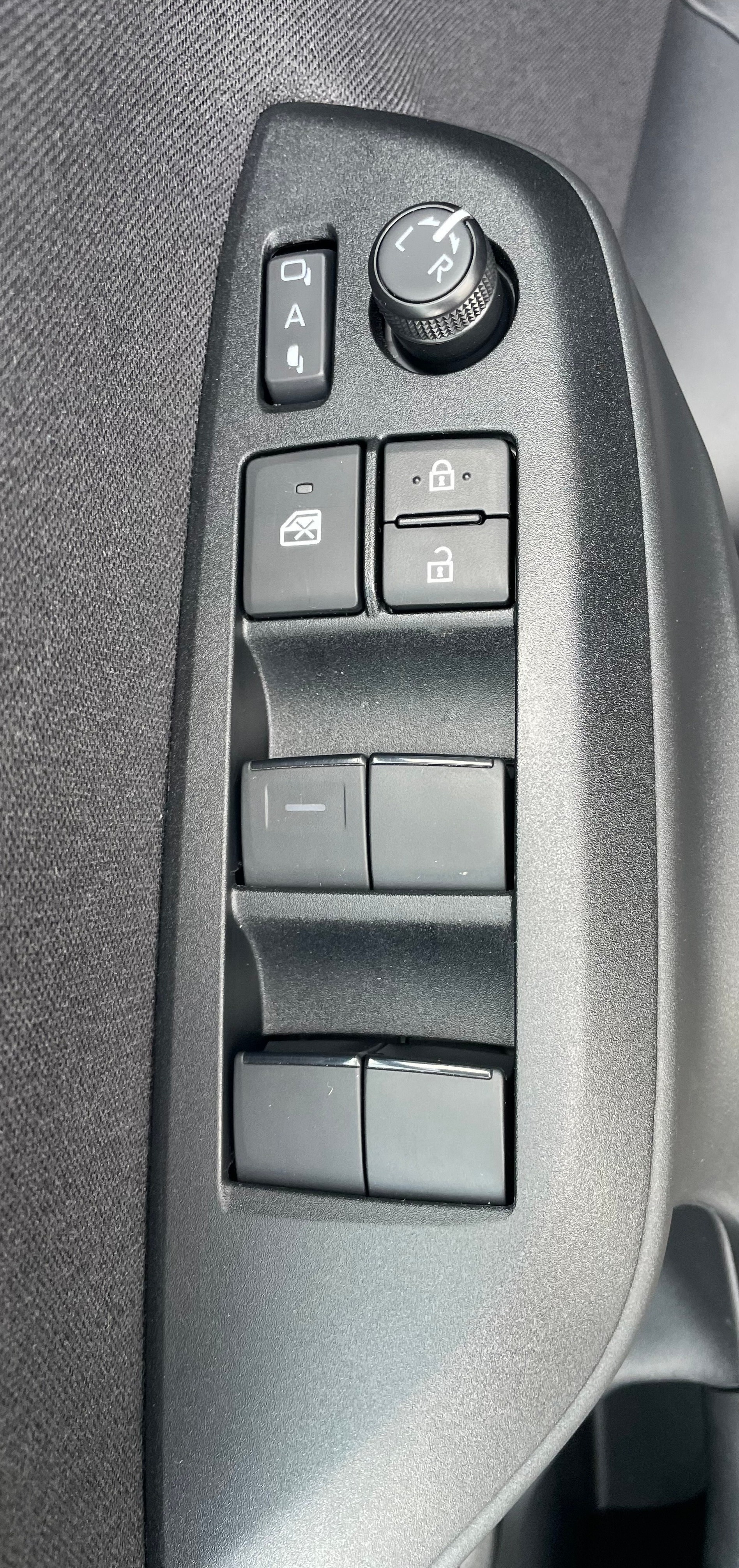 TOYOTA Yaris Cross 1.5 Trend e-CVT-image-15