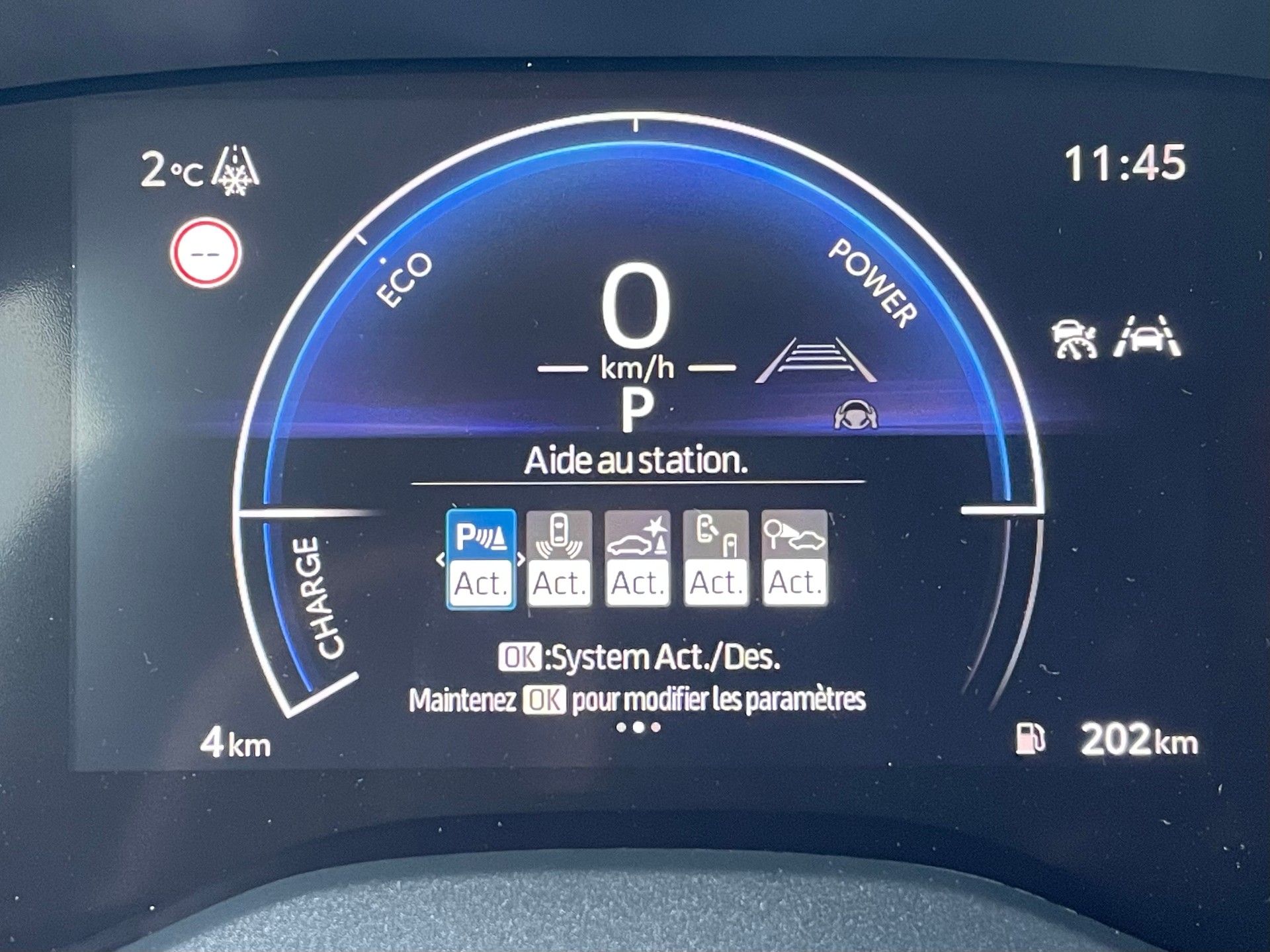 TOYOTA Yaris Cross 1.5 Trend e-CVT-image-23