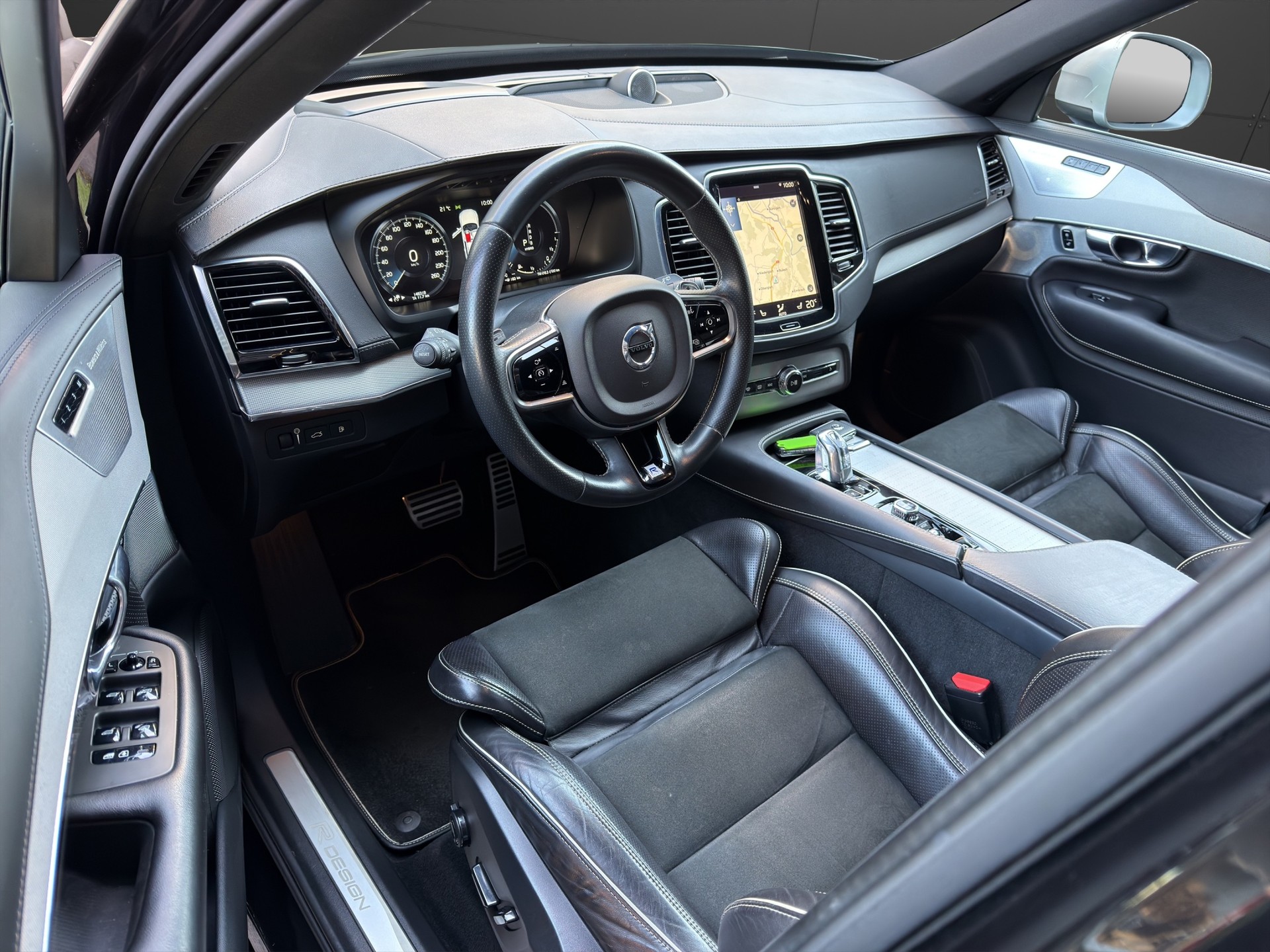 VOLVO XC90 T8 AWD R-Design Geartronic Pano/7 Plätze-image-9