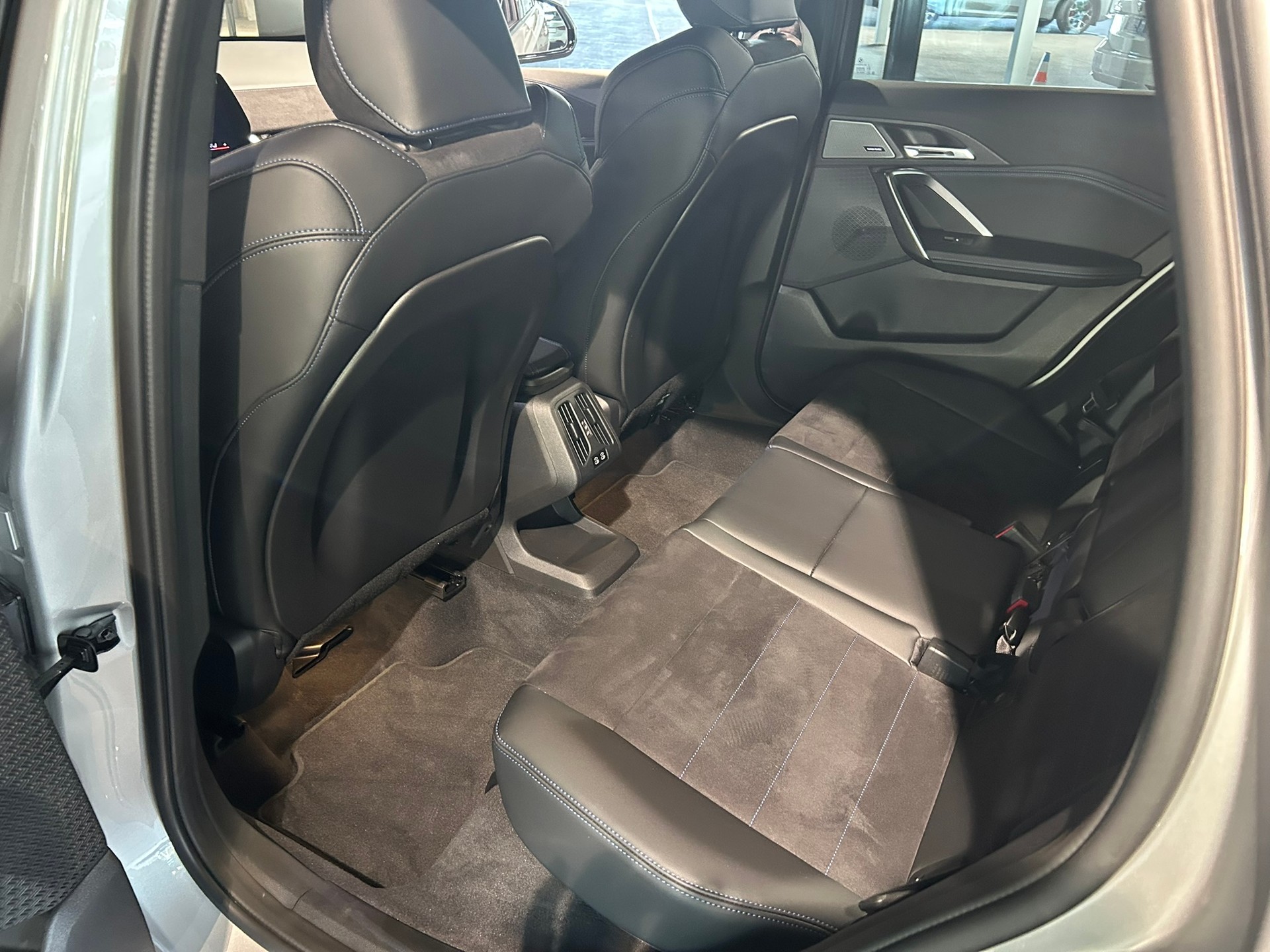 BMW X1 xDrive M35i-image-28