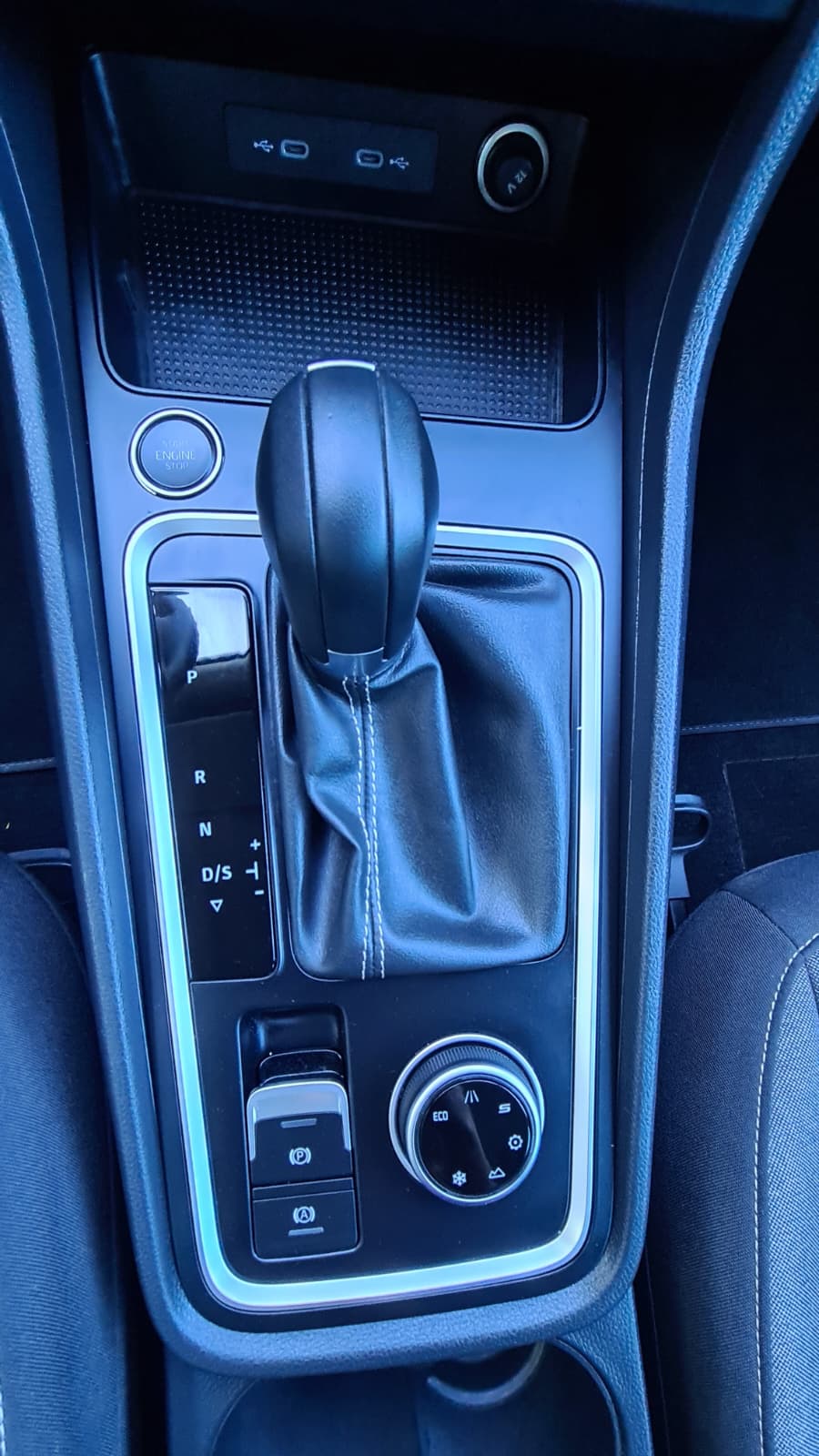 SEAT Ateca 2.0 TDI CR Style 4Drive DSG ** Werksgarantie ** Gr.Navi ** RF-Kamera ** Parkhilfe v+h ** Lenkrad Beheizbar ** Winter Paket-image-11