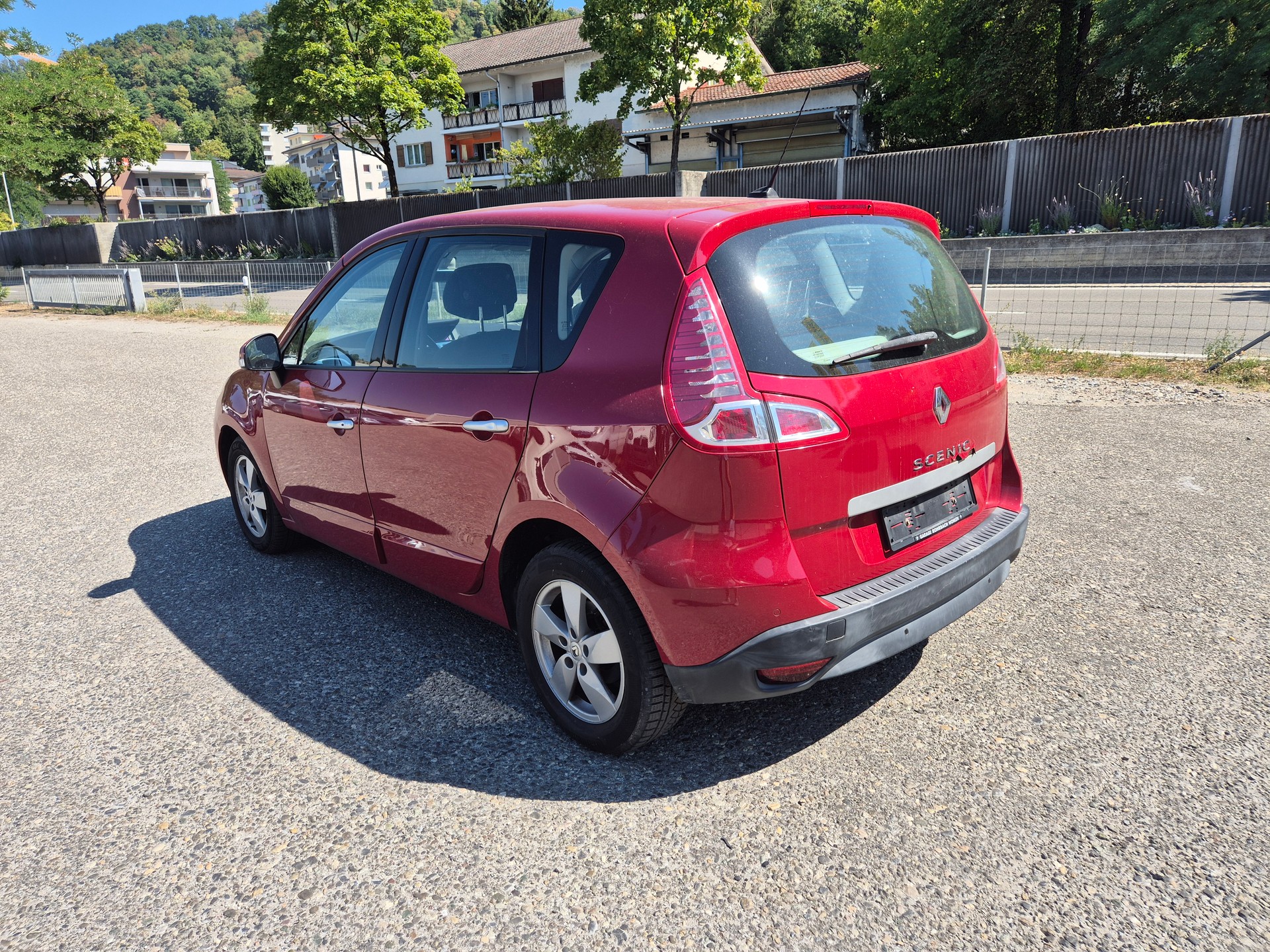 RENAULT Scénic 2.0 16V Dynamique X-Tronic CVT-image-5