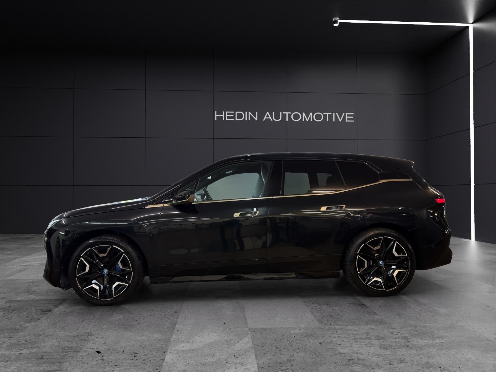 BMW iX xDrive40-showroom-element-1