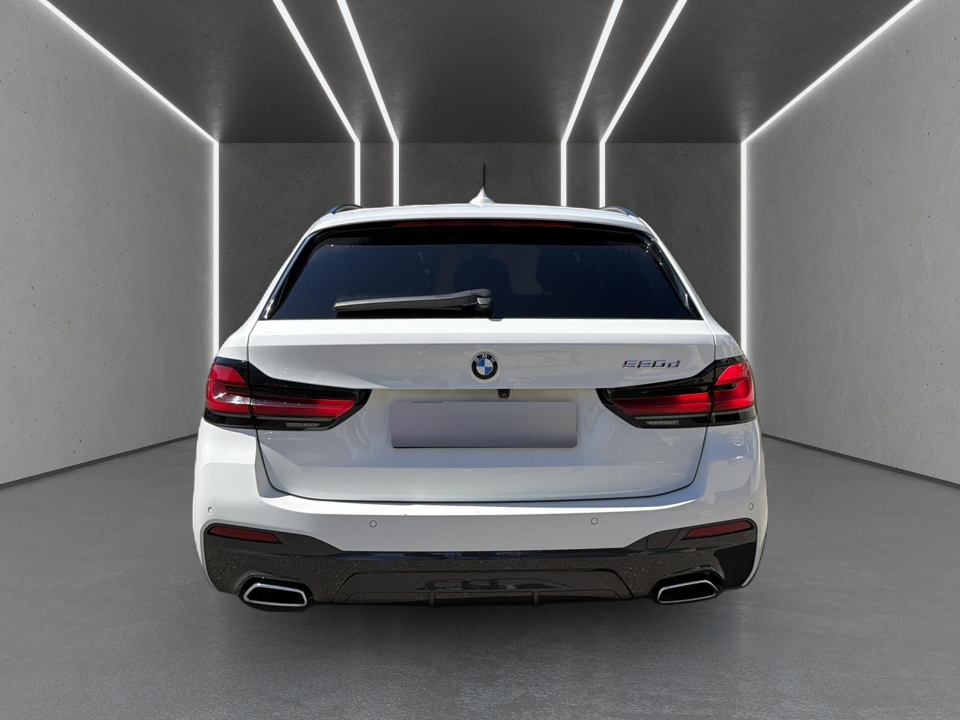 BMW 520 d 48 V Touring Aut.-image-4