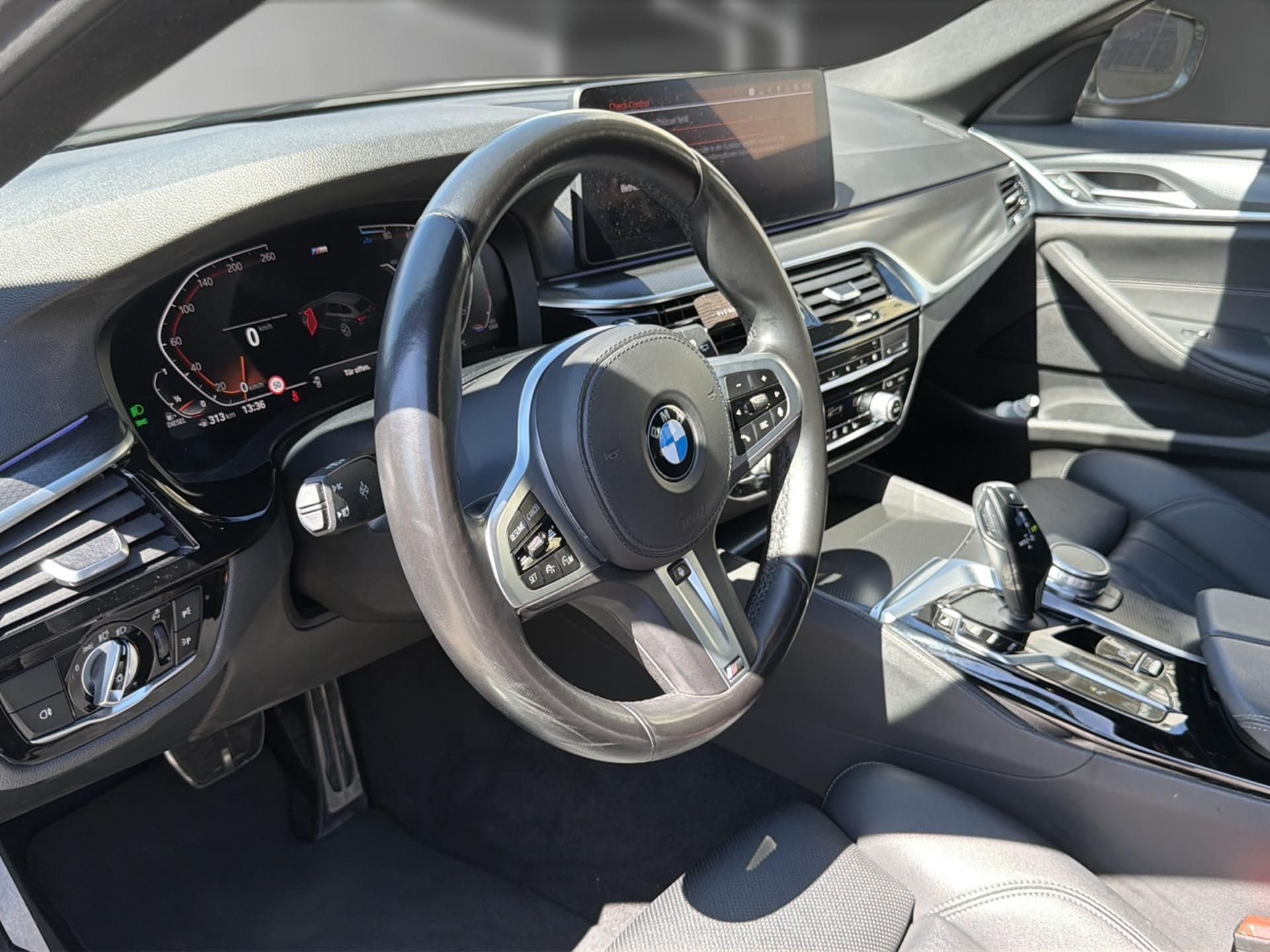 BMW 520 d 48 V Touring Aut.-image-9