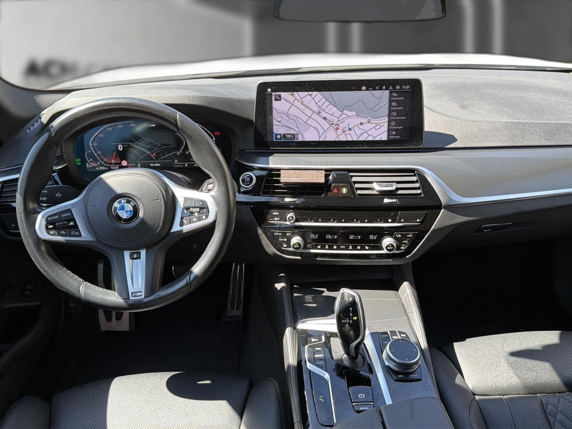 BMW 520 d 48 V Touring Aut.-image-13