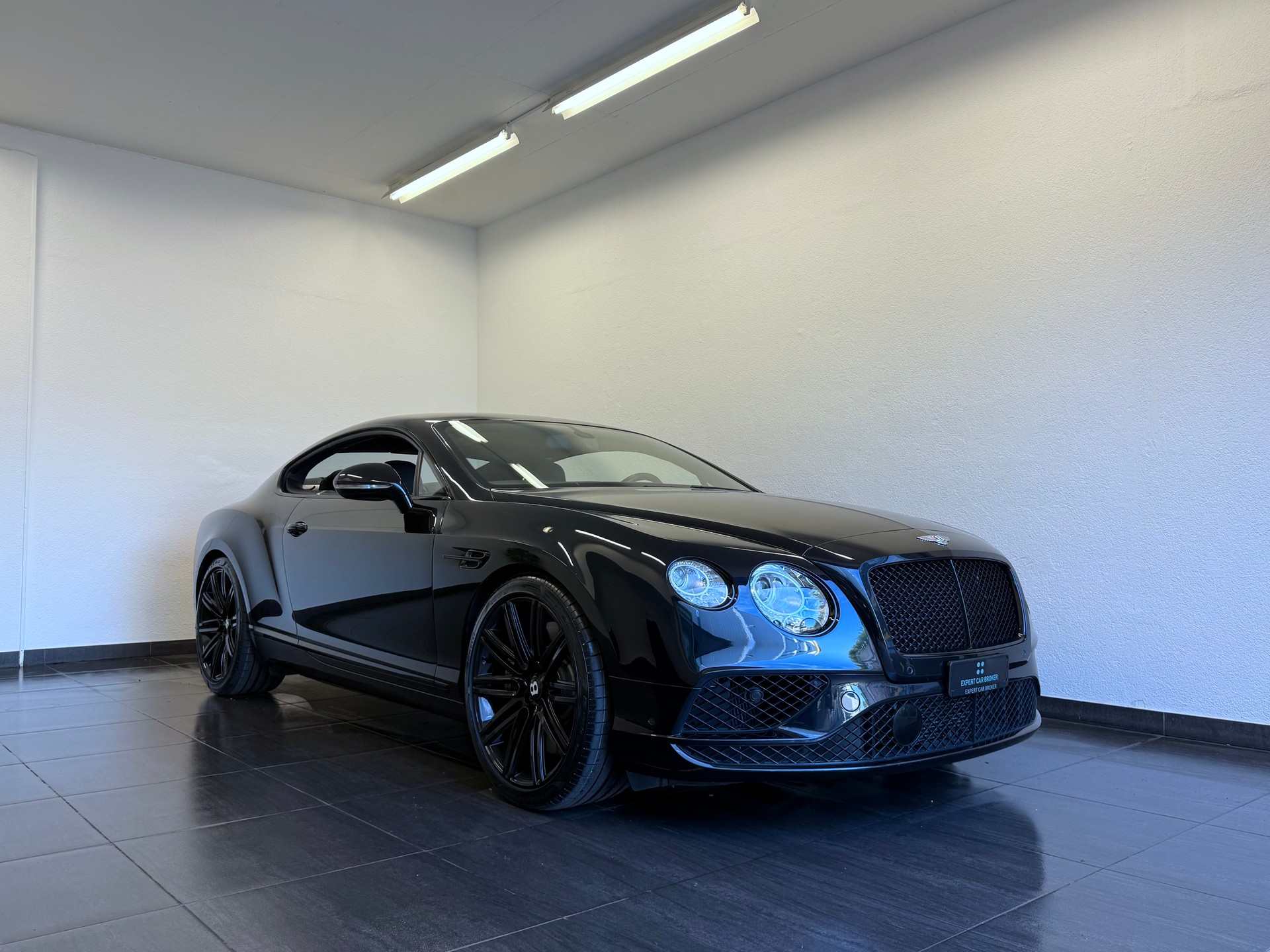 BENTLEY Continental GT 4.0 V8 "ALL BLACK"-showroom-element-1