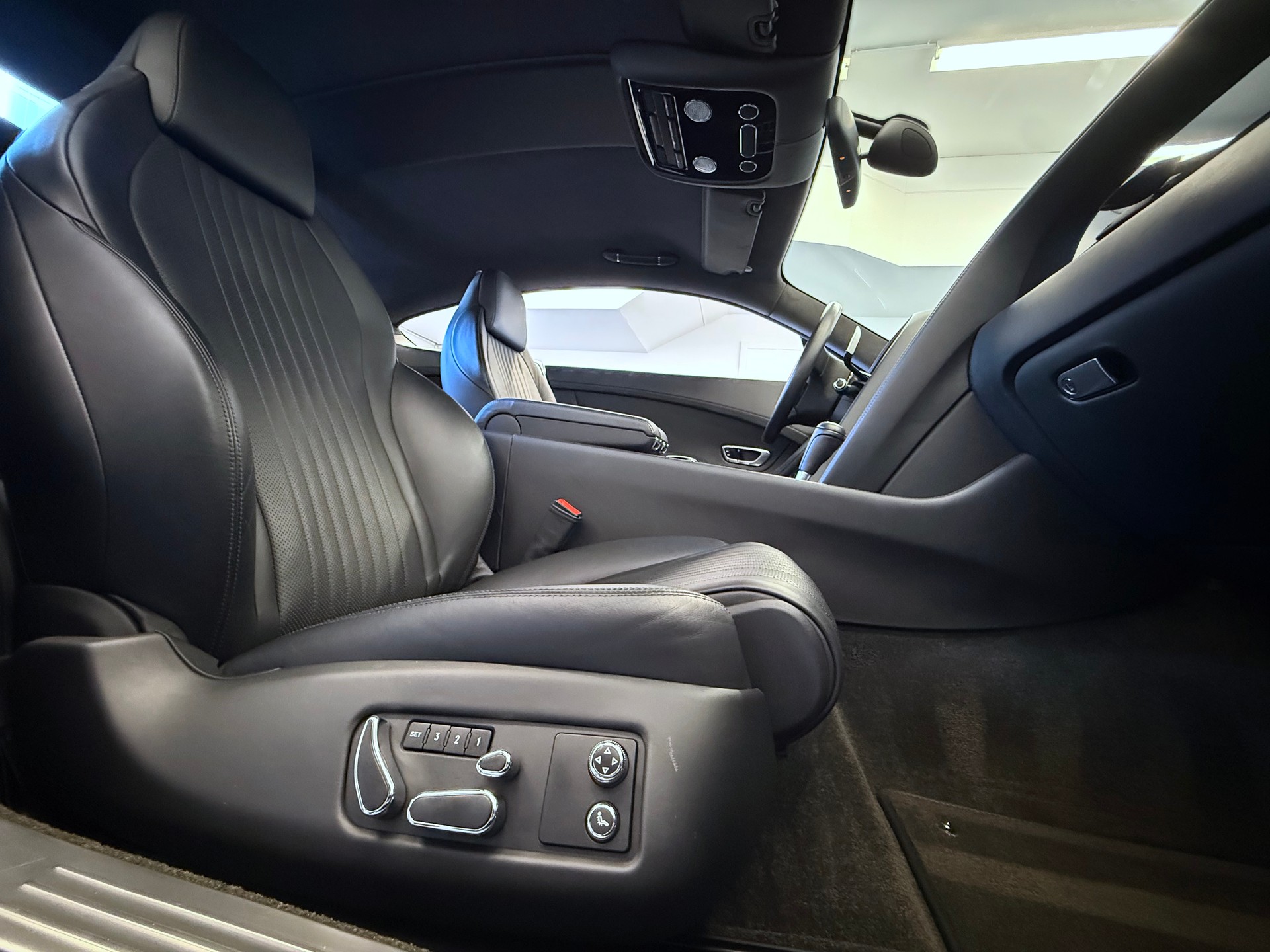 BENTLEY Continental GT 4.0 V8 "ALL BLACK"-image-17