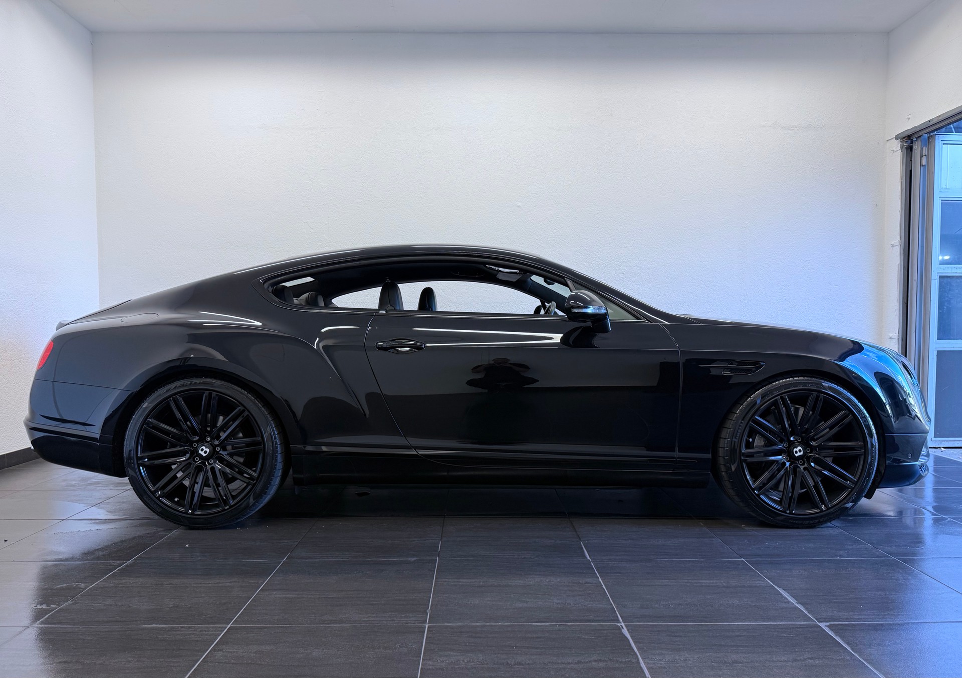 BENTLEY Continental GT 4.0 V8 "ALL BLACK"-image-4