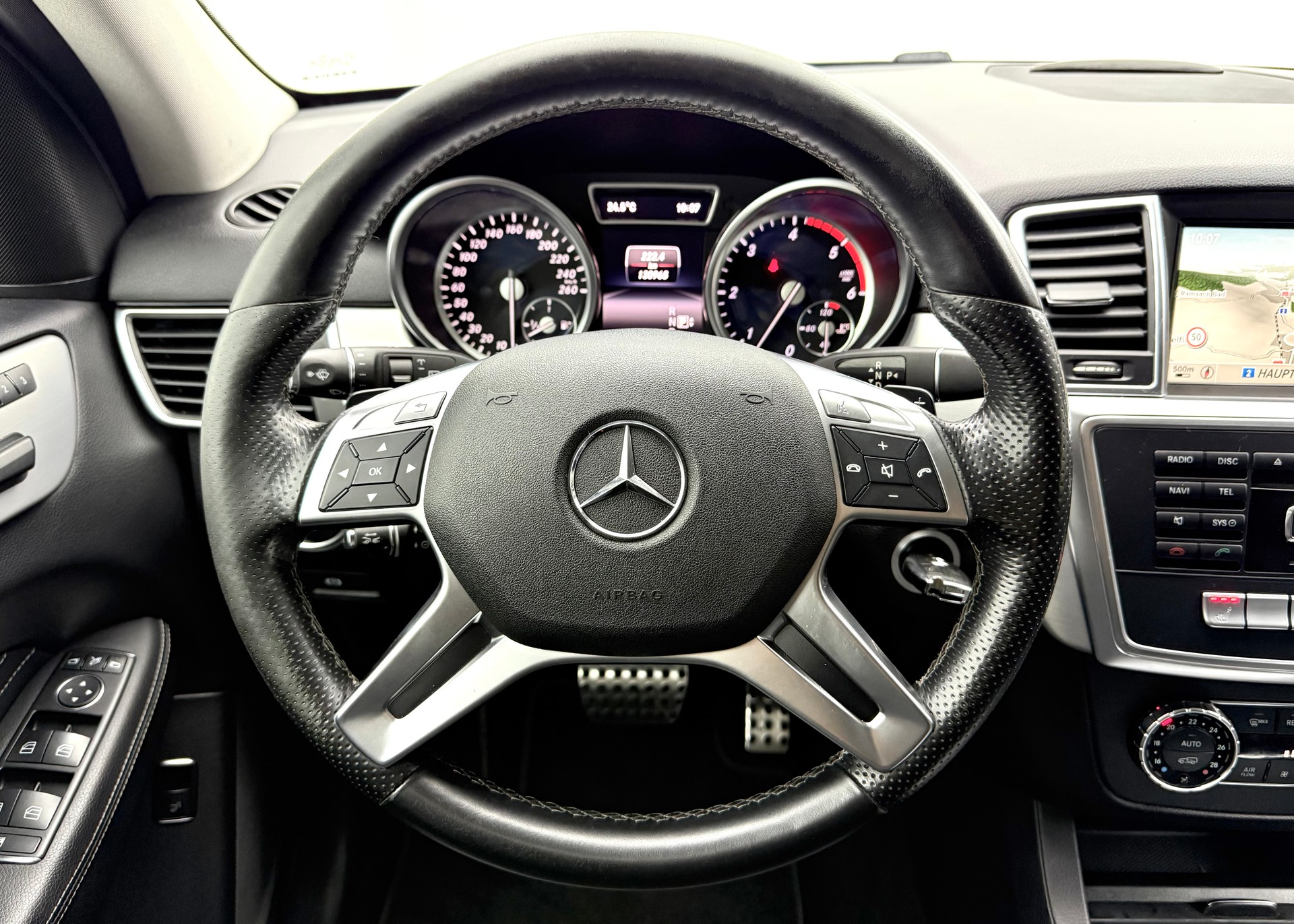 MERCEDES-BENZ ML 350 BlueTEC Executive 4Matic 7G-Tronic-image-8