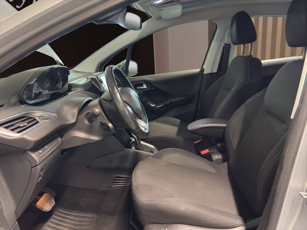 PEUGEOT 208 1.2 PureTech Allure EAT6-image-5