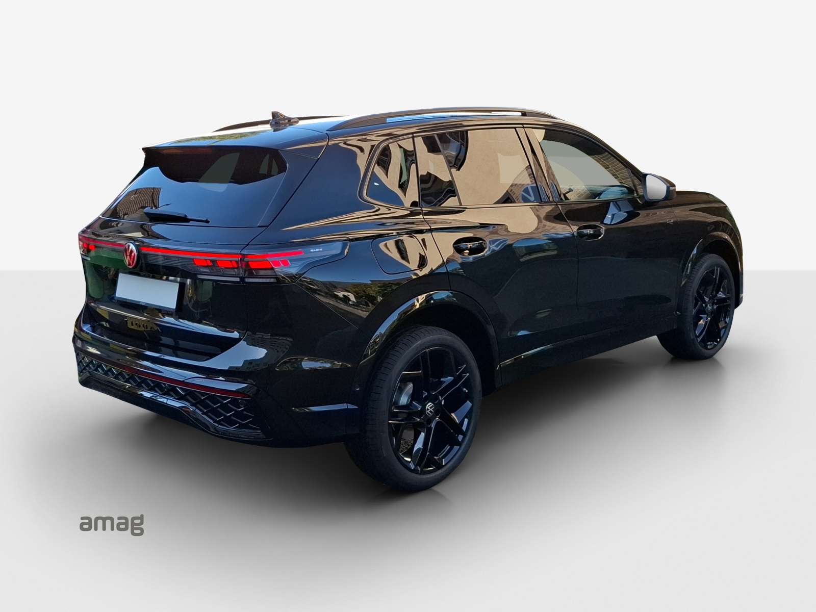 VW Tiguan 2.0 TSI DSG R-Line United 4Motion-image-4