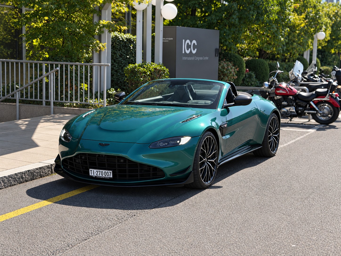 ASTON MARTIN 4.0 V8 Bi-Turbo F1-image-8