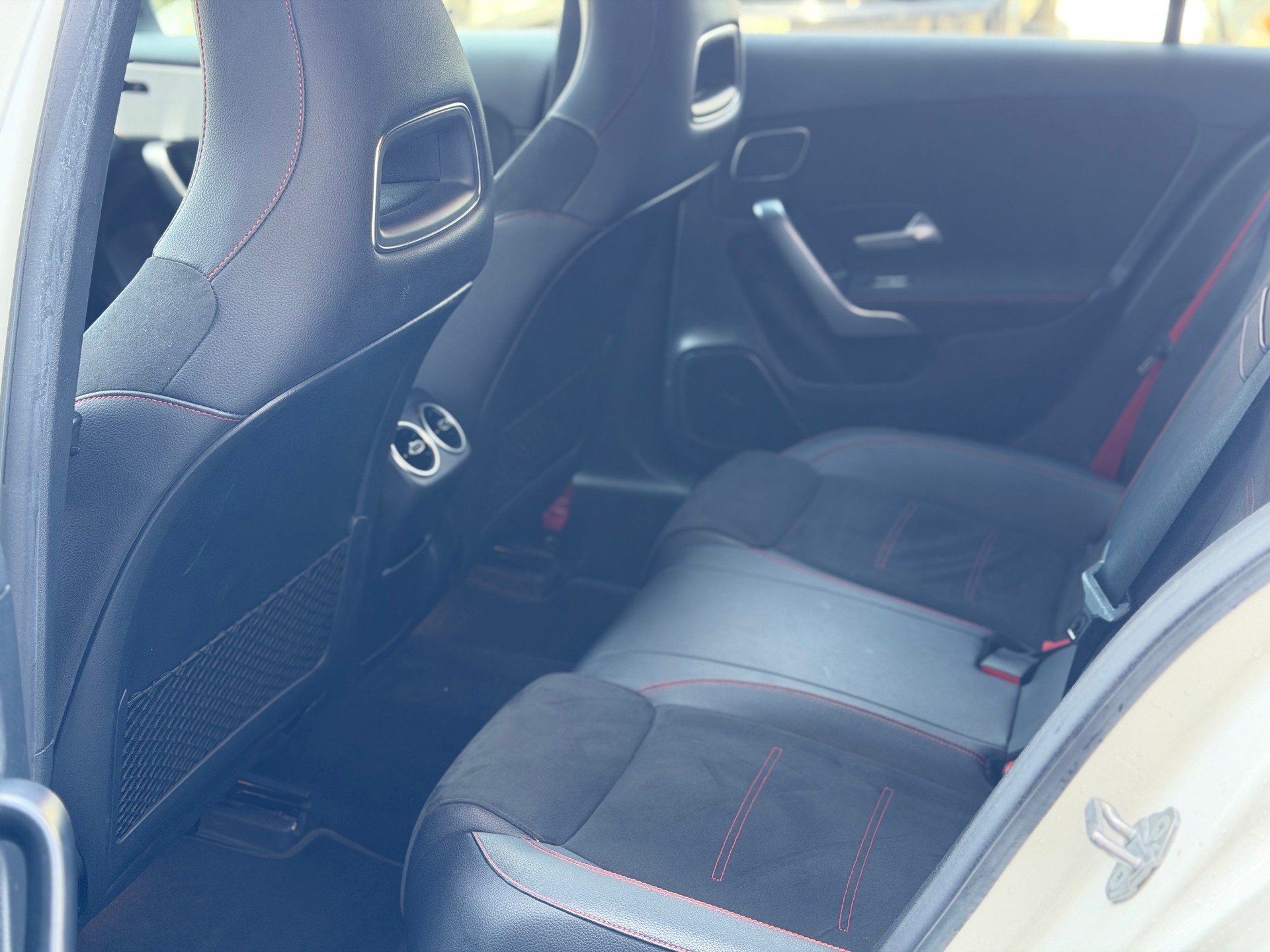 MERCEDES-BENZ A 35 AMG 4Matic Edition 1 Speedshift-image-11